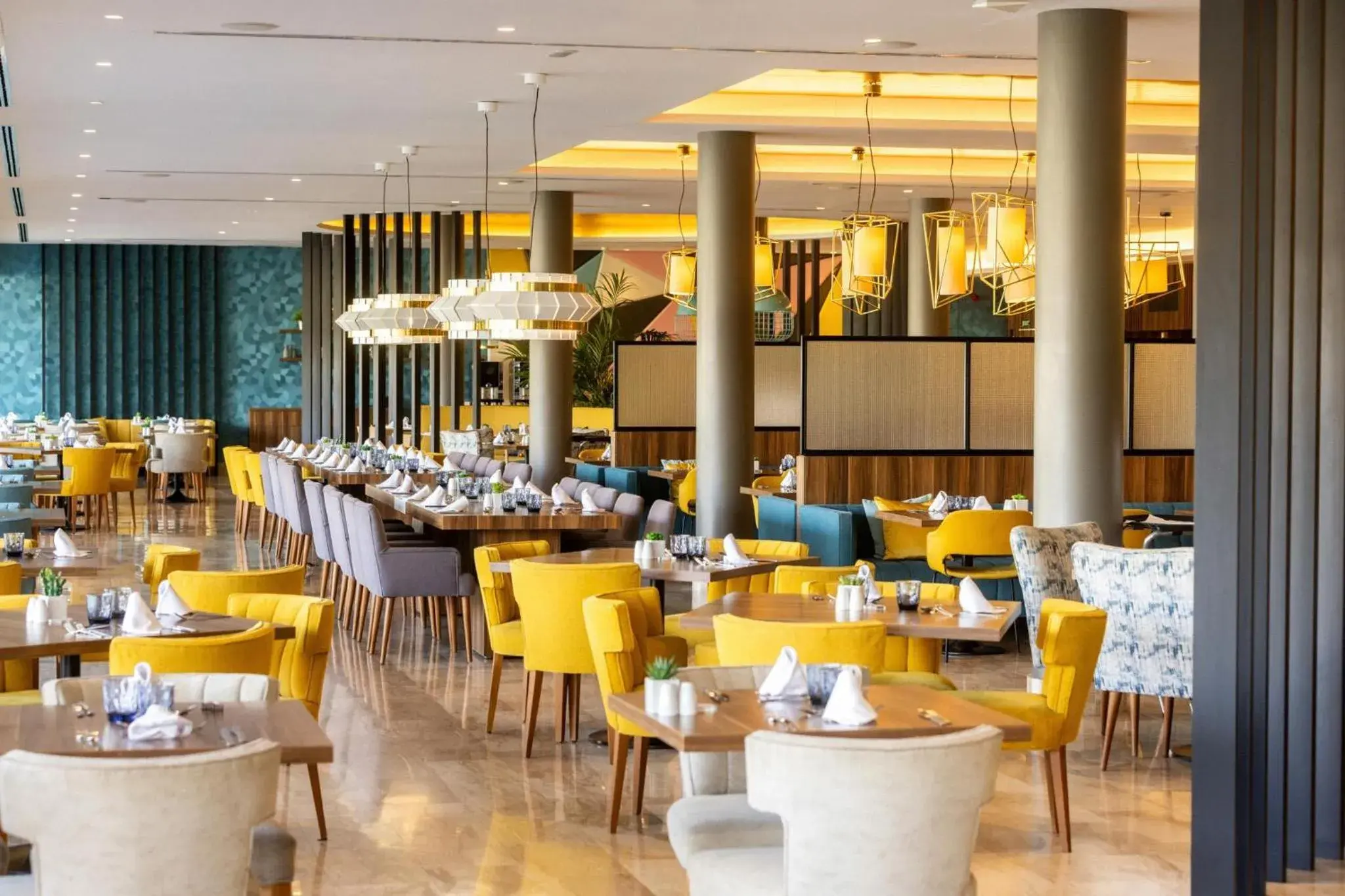 Restaurant/places to eat in Zafiro Palace Palmanova Restaurant/places to eat in Zafiro Palace Palmanova