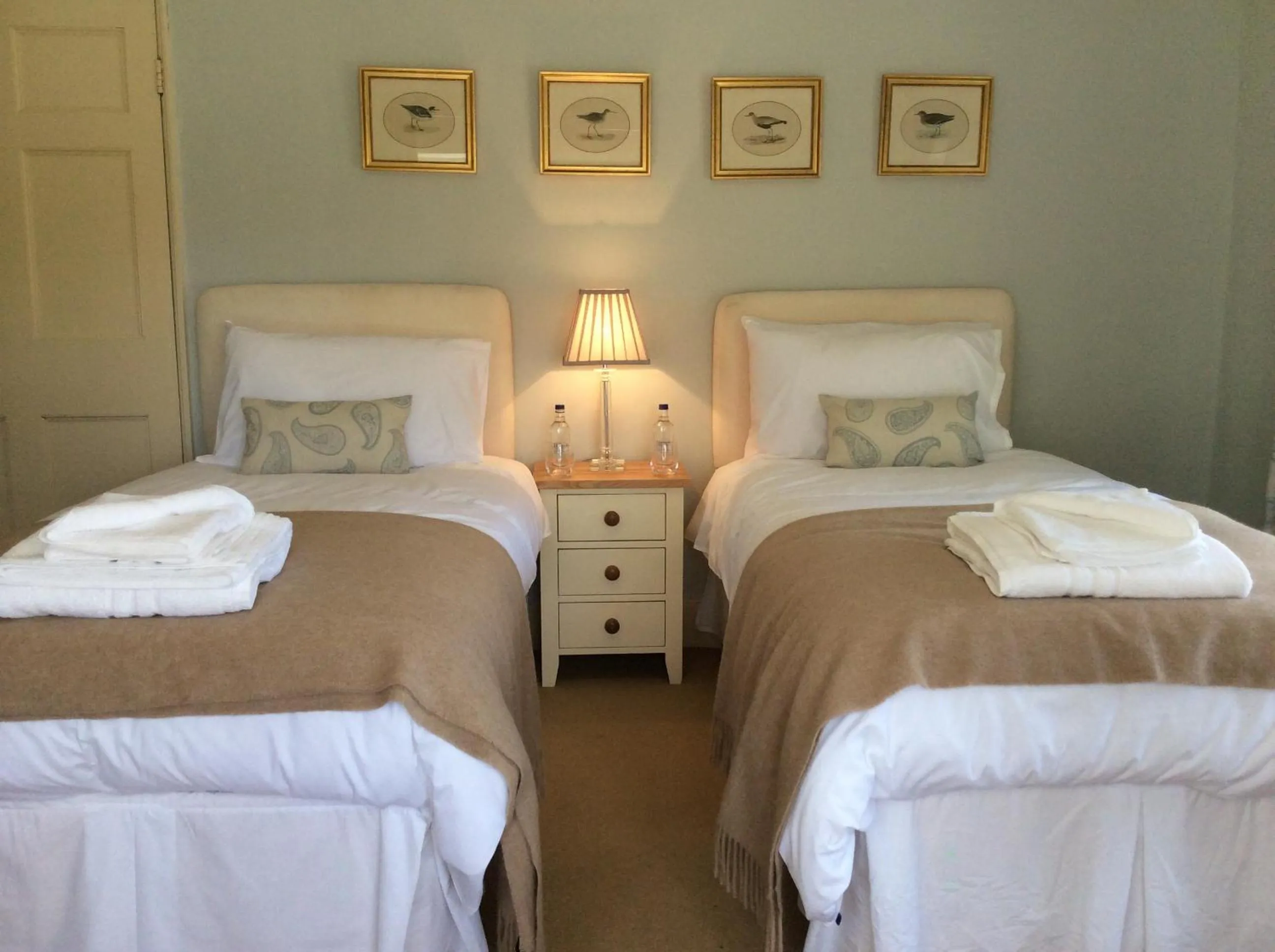 Photo of the whole room, Bed in Castle Farm House B&B