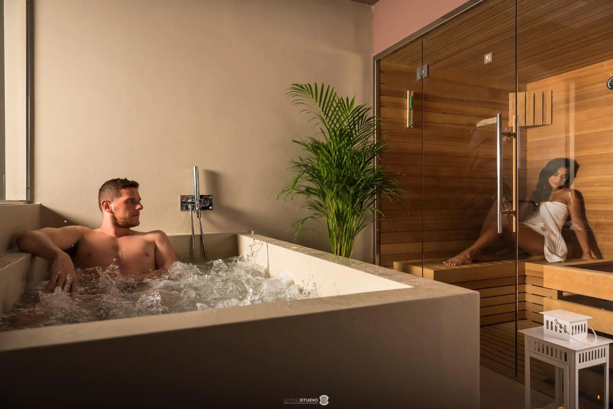 Hot Tub in Villa Anitori Prestige Relais & Spa