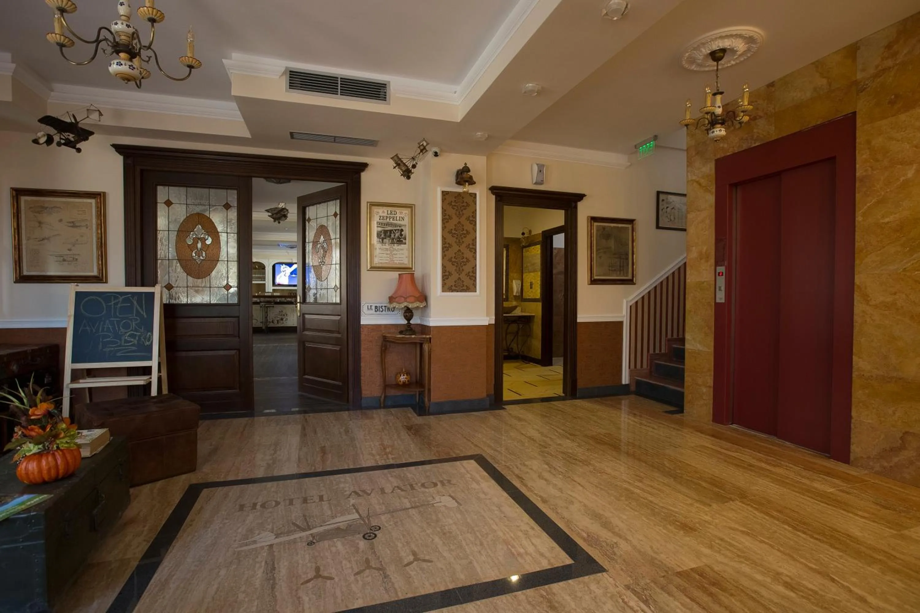 Lobby or reception in Hotel Aviator Boutique