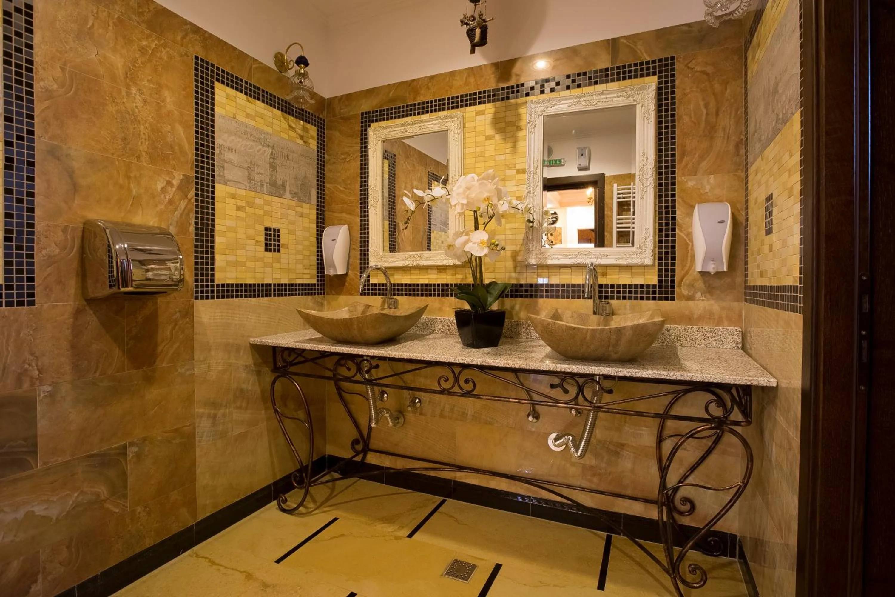 Decorative detail in Hotel Aviator Boutique