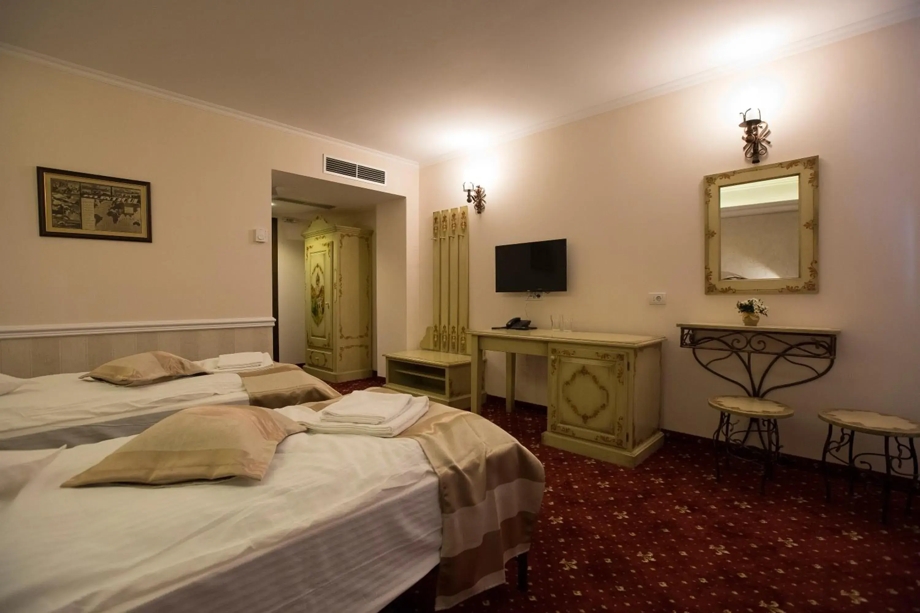 Deluxe Twin Room in Hotel Aviator Boutique Deluxe Twin Room in Hotel Aviator Boutique