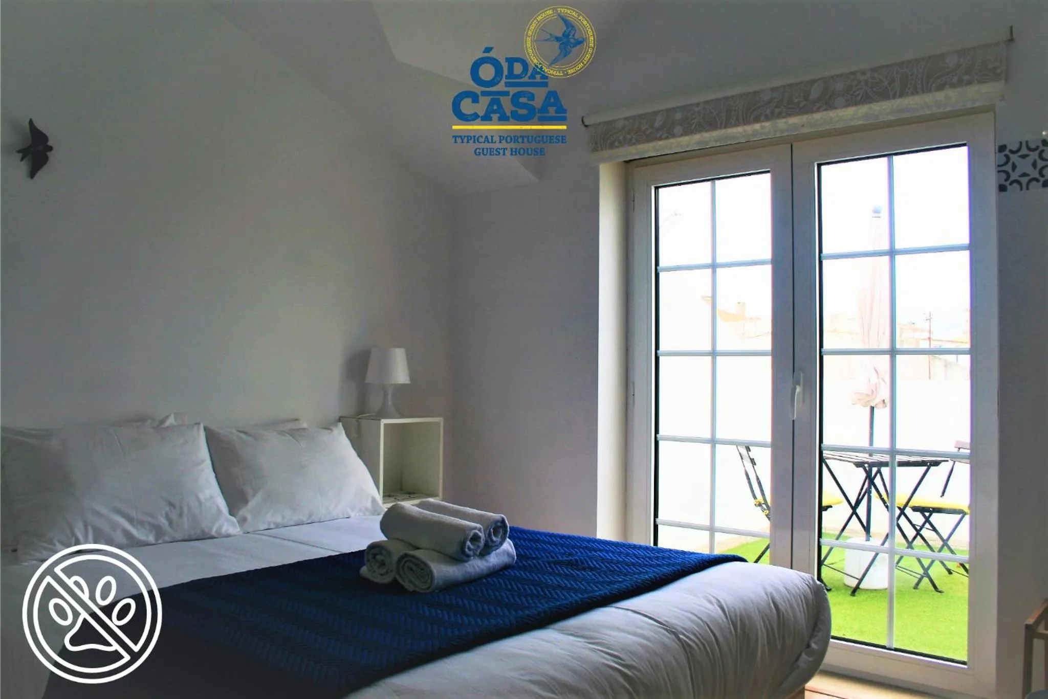 Double Room with Balcony in Ó da Casa