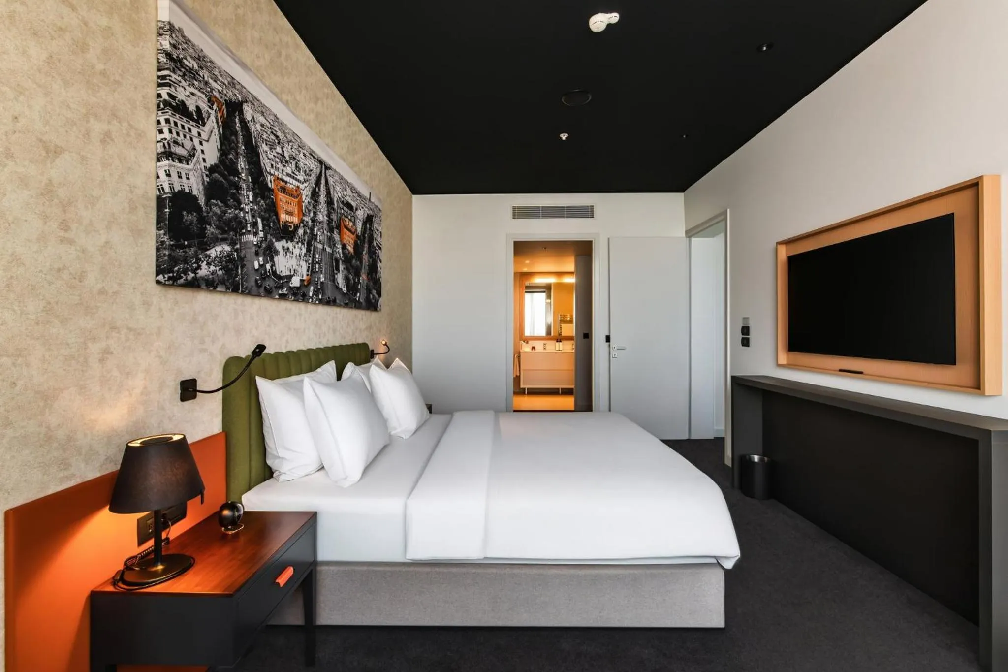 Photo of the whole room, Bed in Crowne Plaza Podgorica by IHG