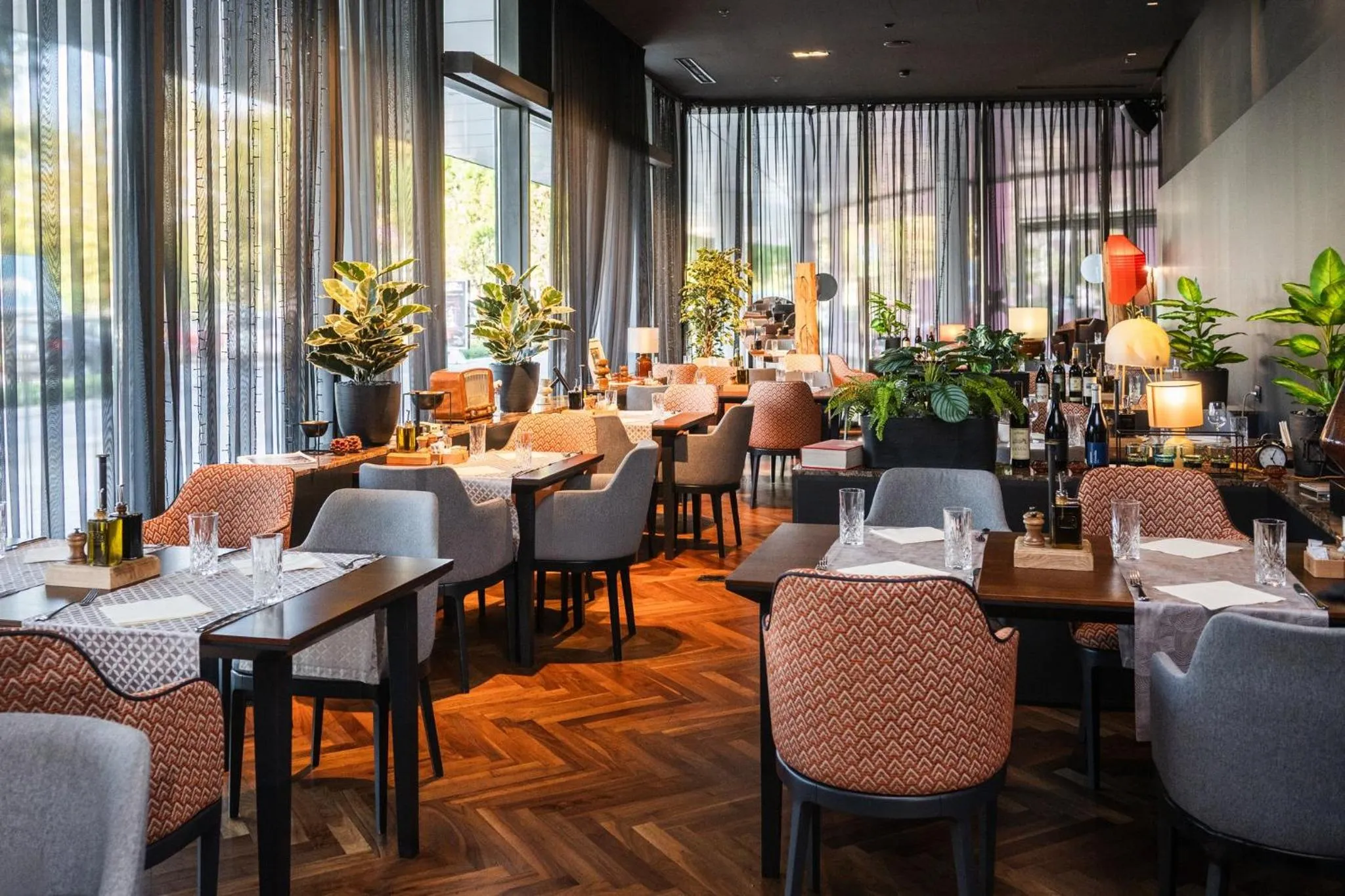 Restaurant/places to eat in Crowne Plaza Podgorica by IHG