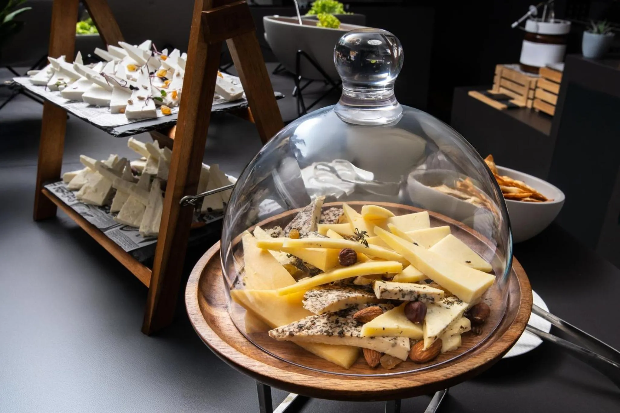 Restaurant/places to eat in Crowne Plaza Podgorica by IHG