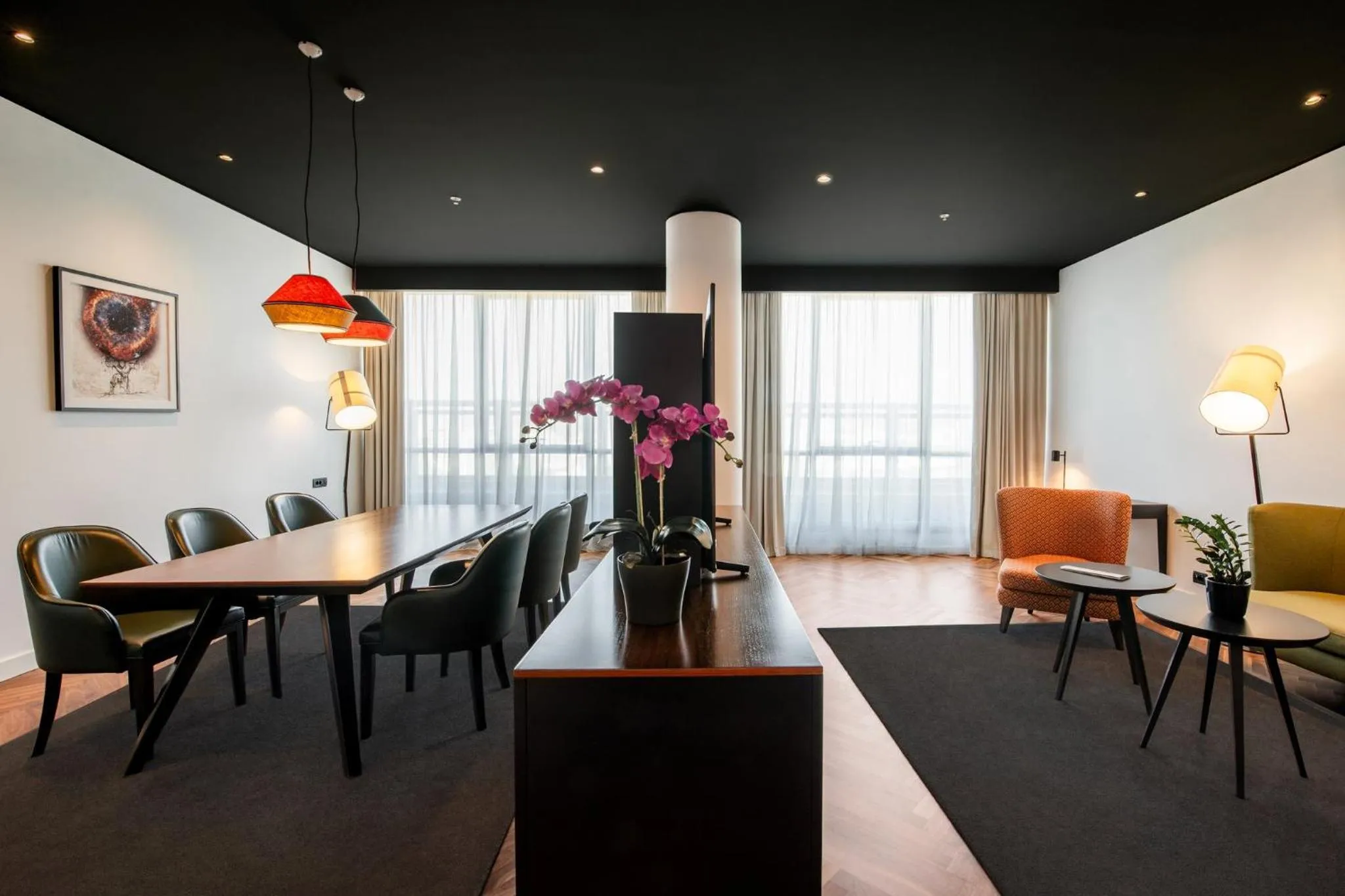 Photo of the whole room in Crowne Plaza Podgorica by IHG