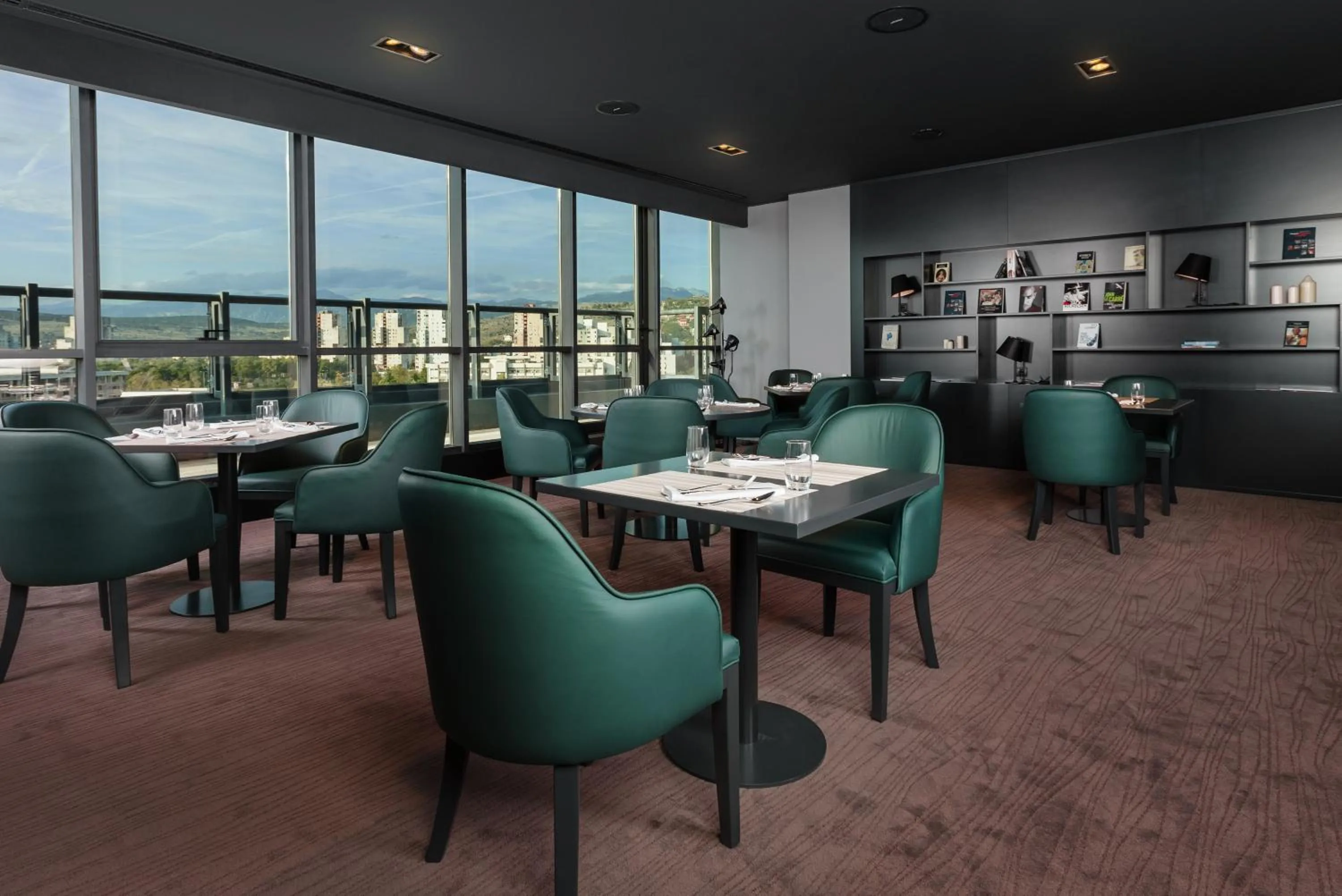 Restaurant/places to eat in CUE Podgorica