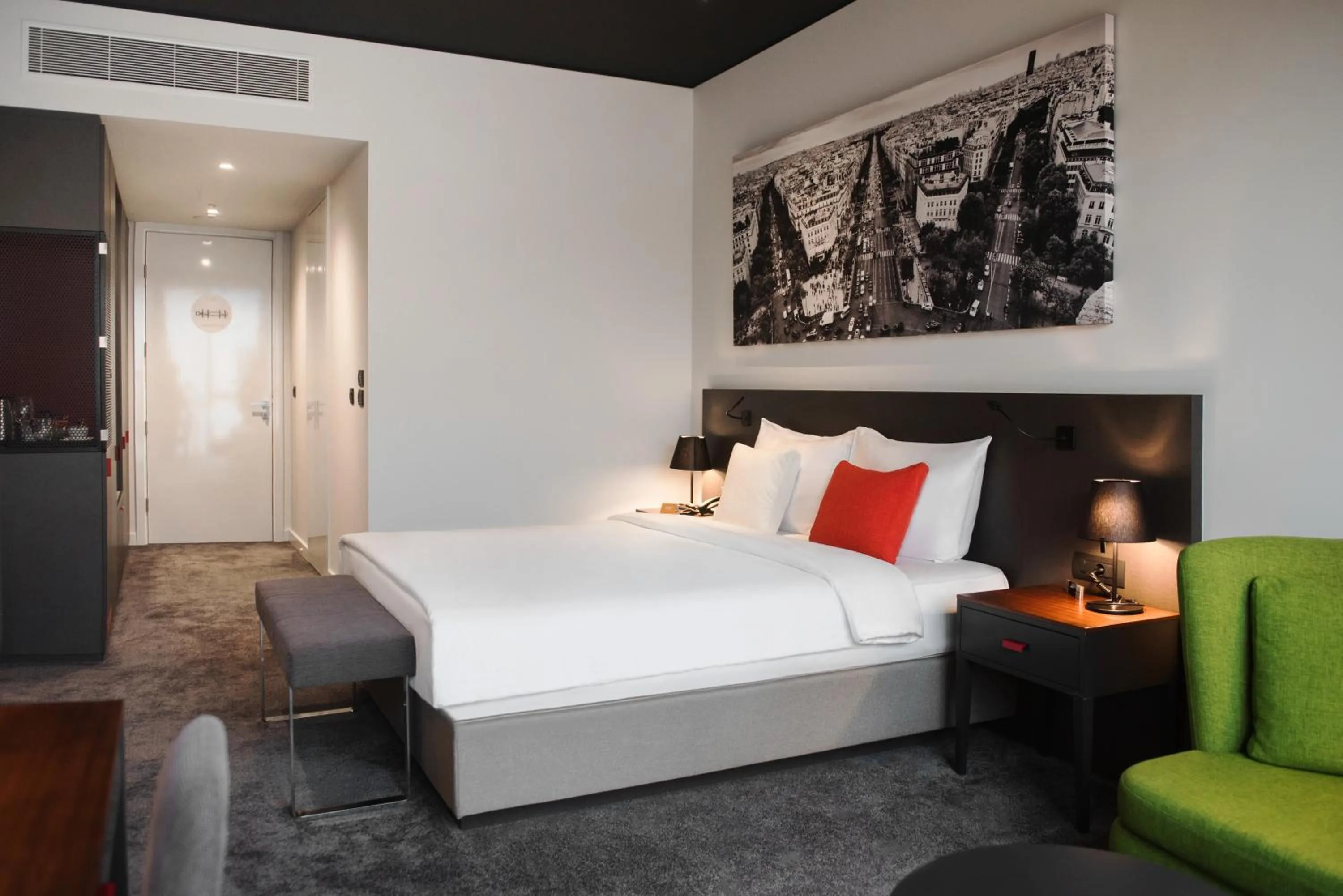 Bedroom, Bed in CUE Podgorica