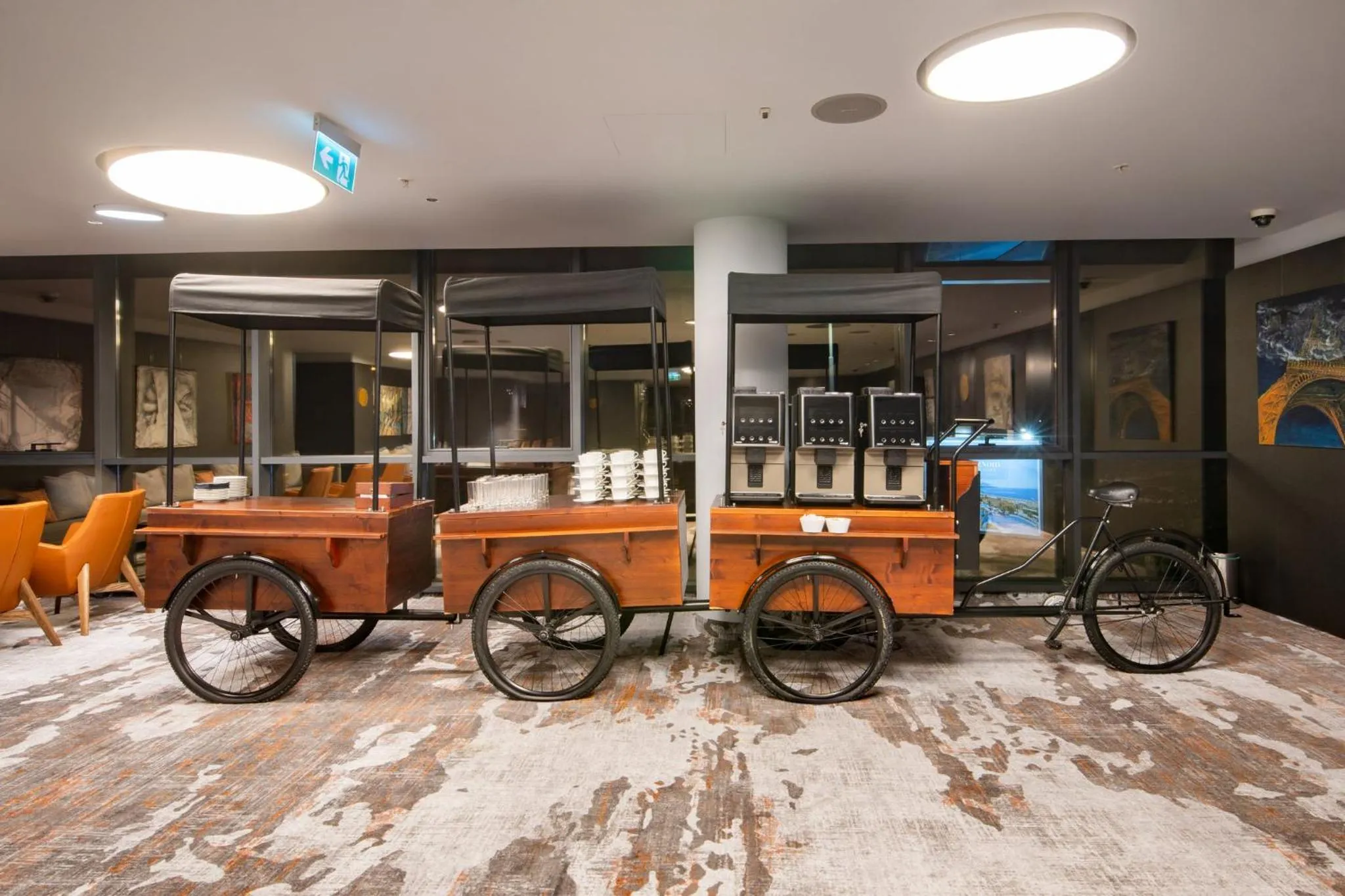 Lobby or reception in Crowne Plaza Podgorica by IHG