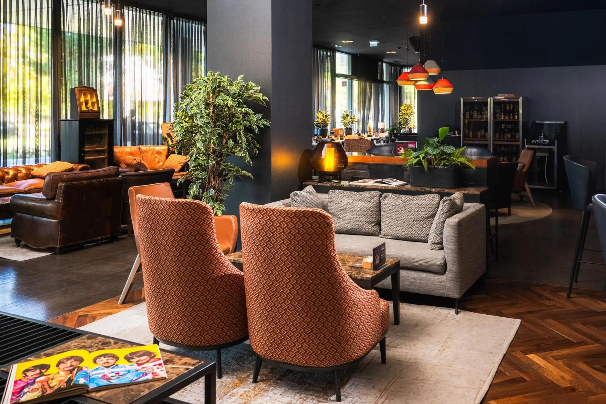 Lounge or bar in Crowne Plaza Podgorica by IHG