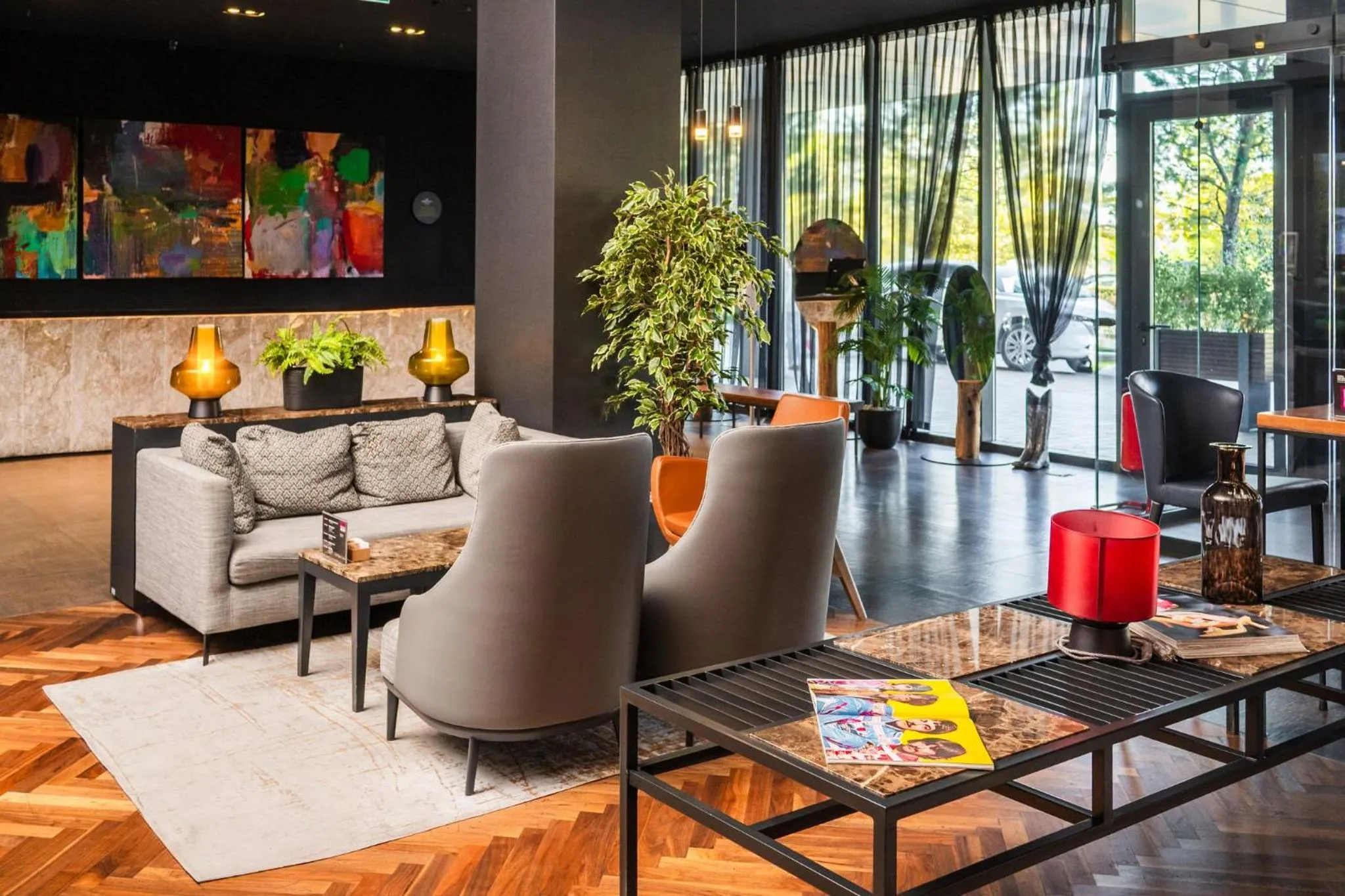 Lounge or bar in Crowne Plaza Podgorica by IHG
