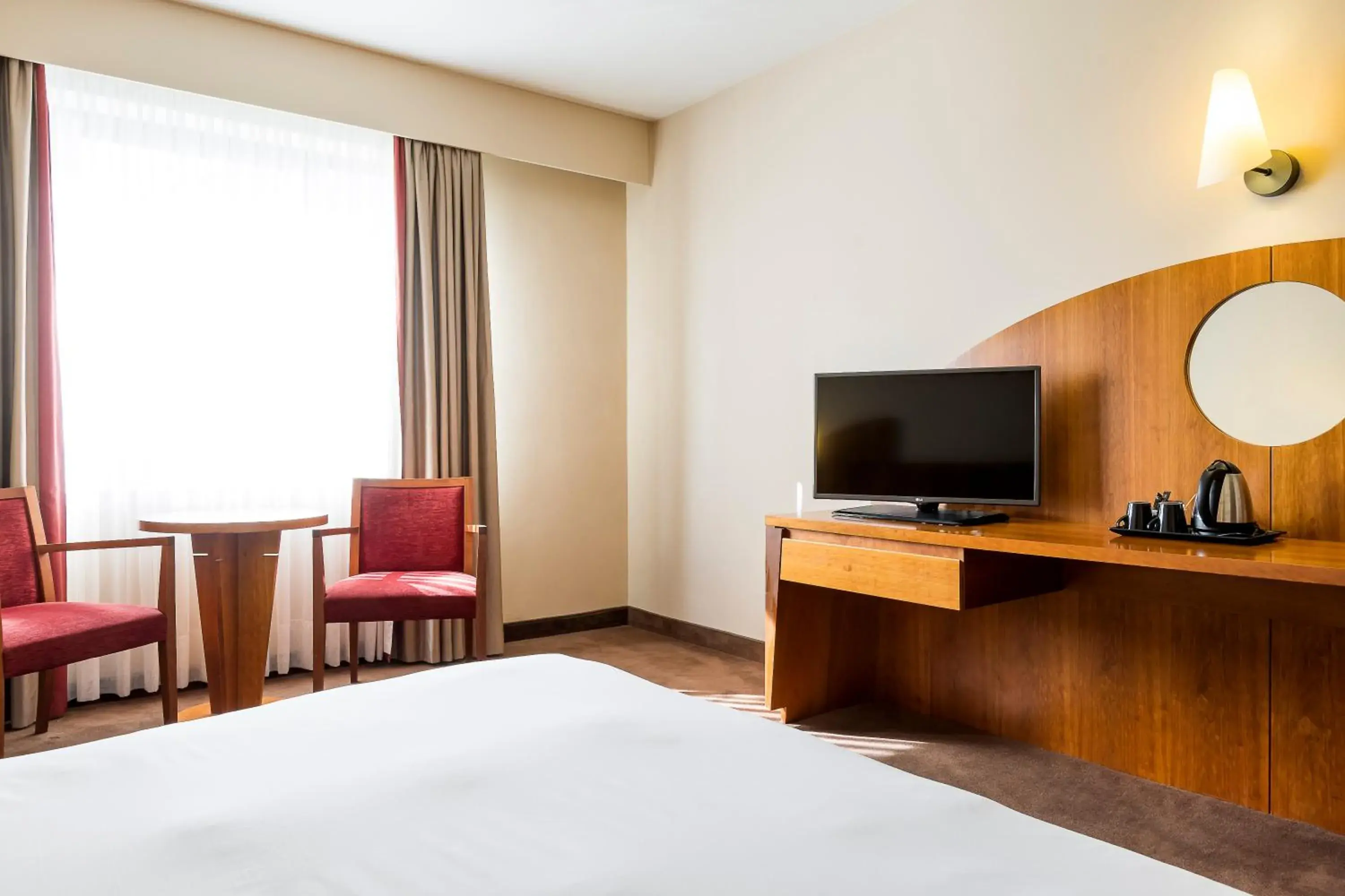 Photo of the whole room, Bed in Astoria Hotel Antwerp Photo of the whole room, Bed in Astoria Hotel Antwerp