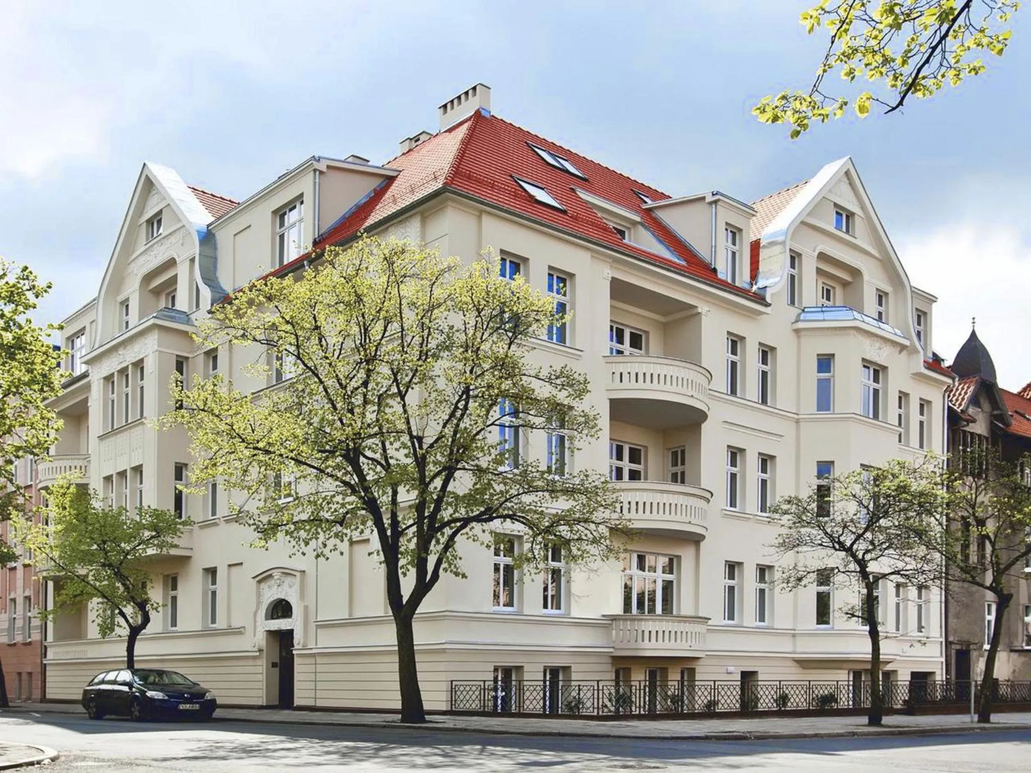 Property building in Dream Team Zamoyskiego