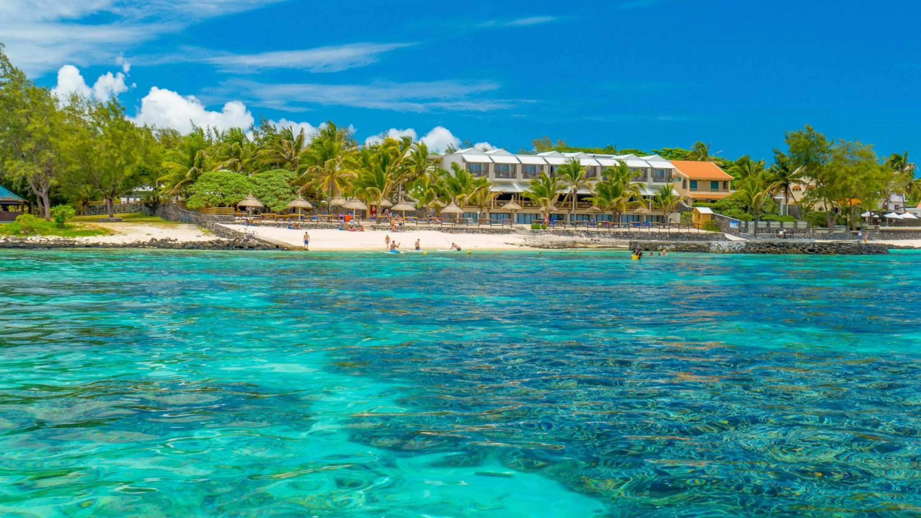 Property building in Le Peninsula Bay Beach Resort & Spa