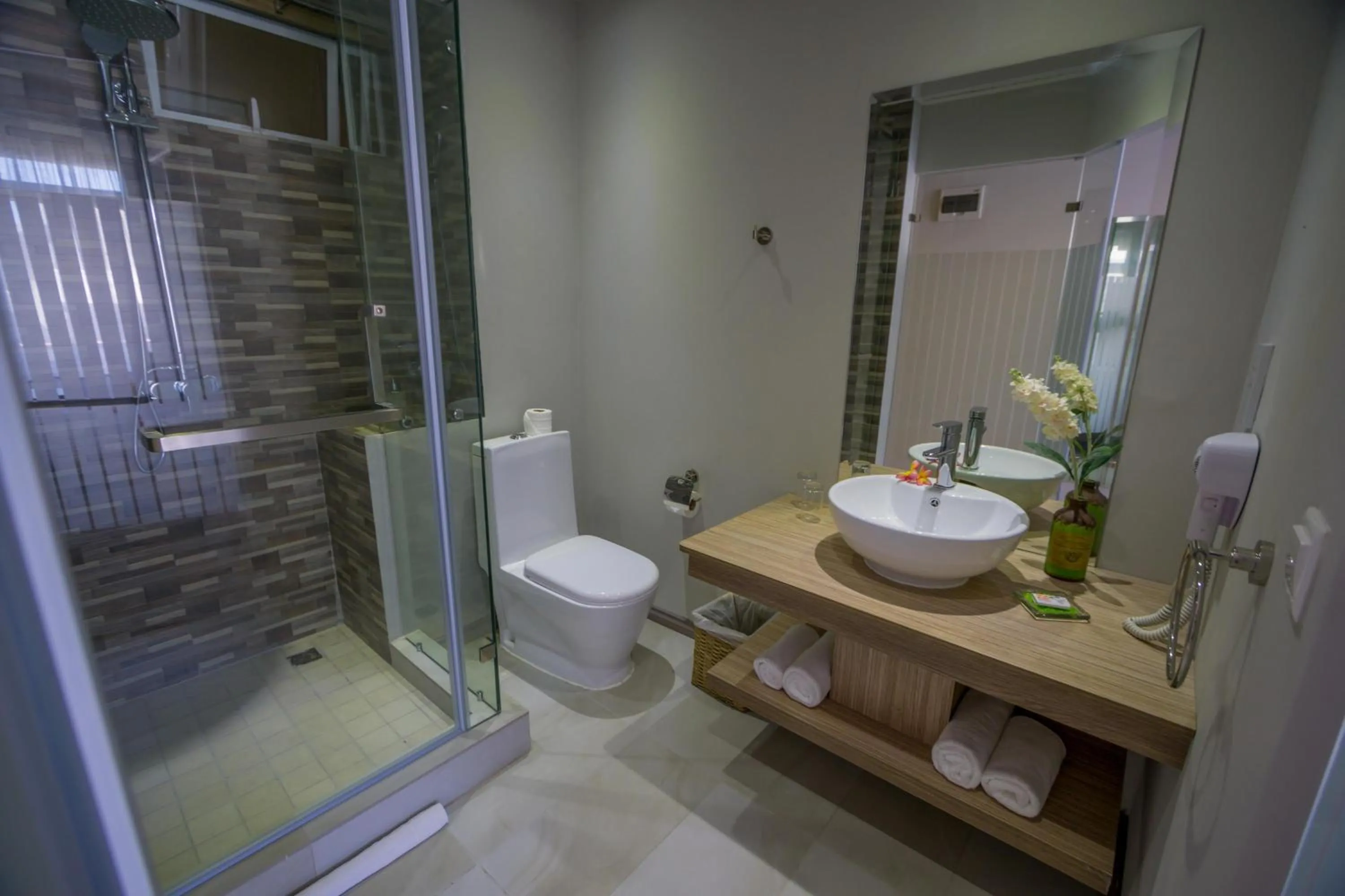 Bathroom in Le Peninsula Bay Beach Resort & Spa
