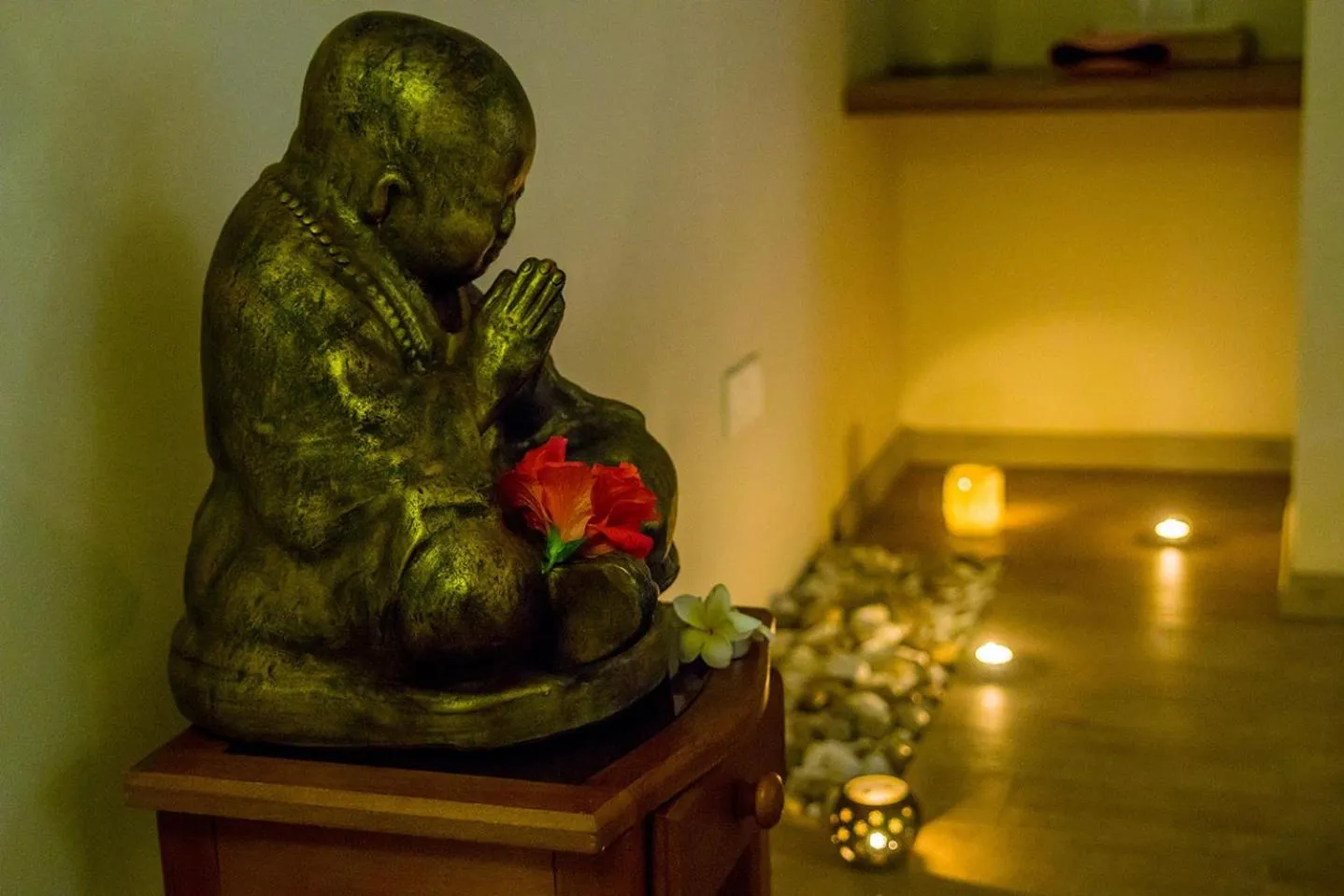 Decorative detail in Le Peninsula Bay Beach Resort & Spa