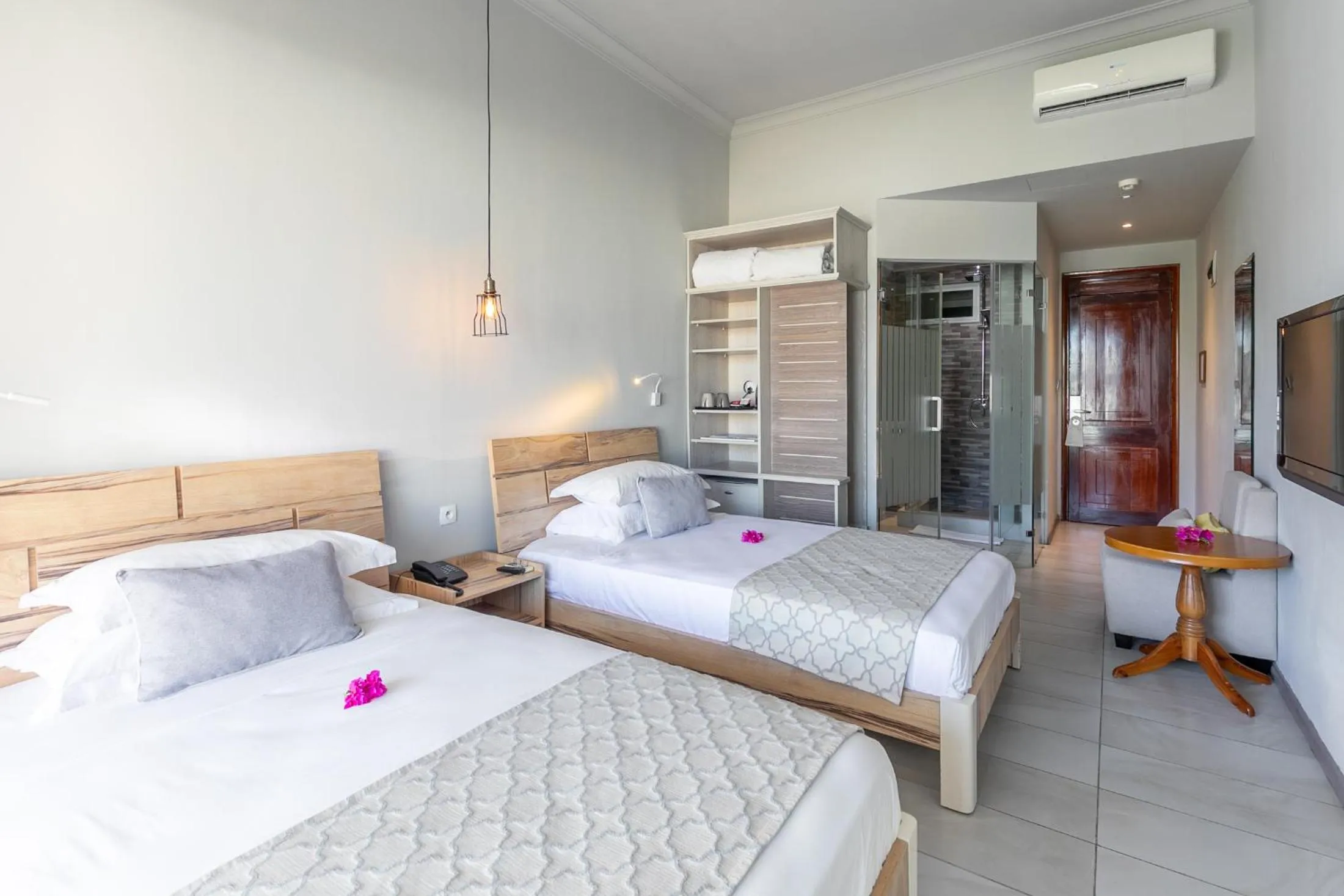 Bedroom, Bed in Le Peninsula Bay Beach Resort & Spa