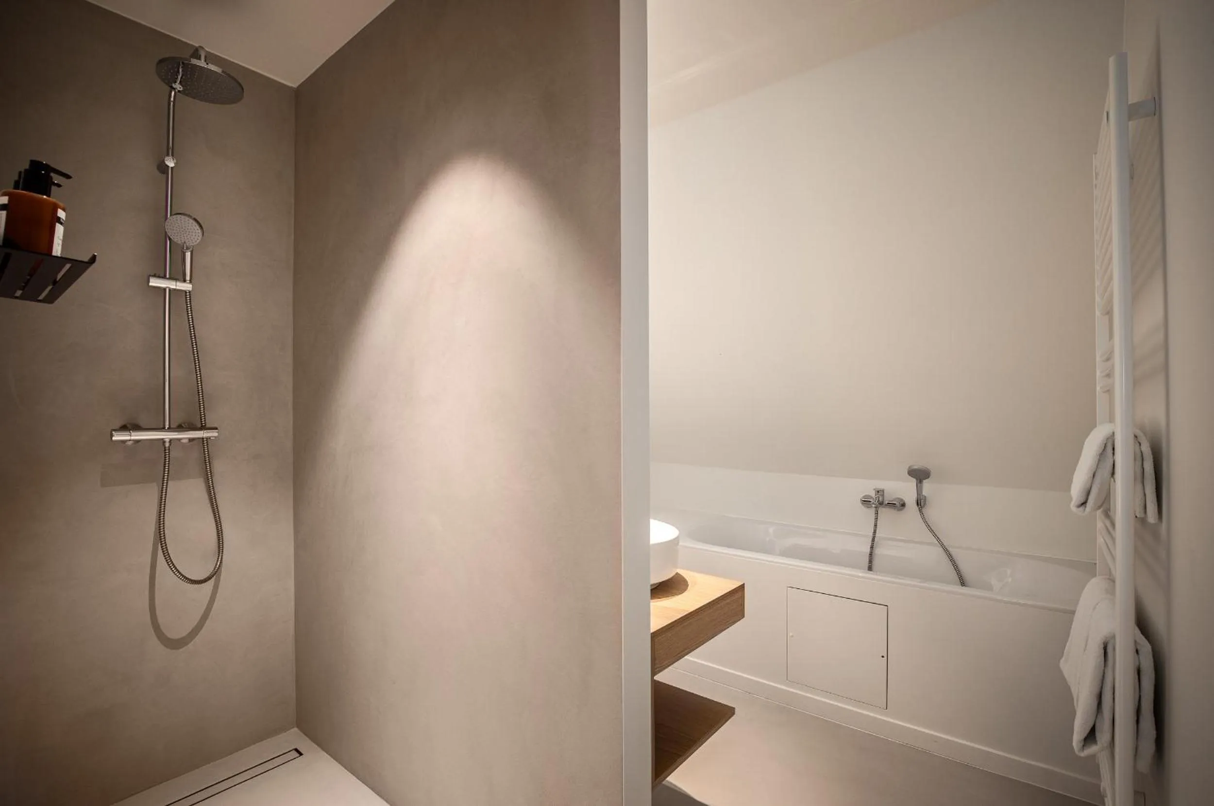 Shower in Hotel Chamade