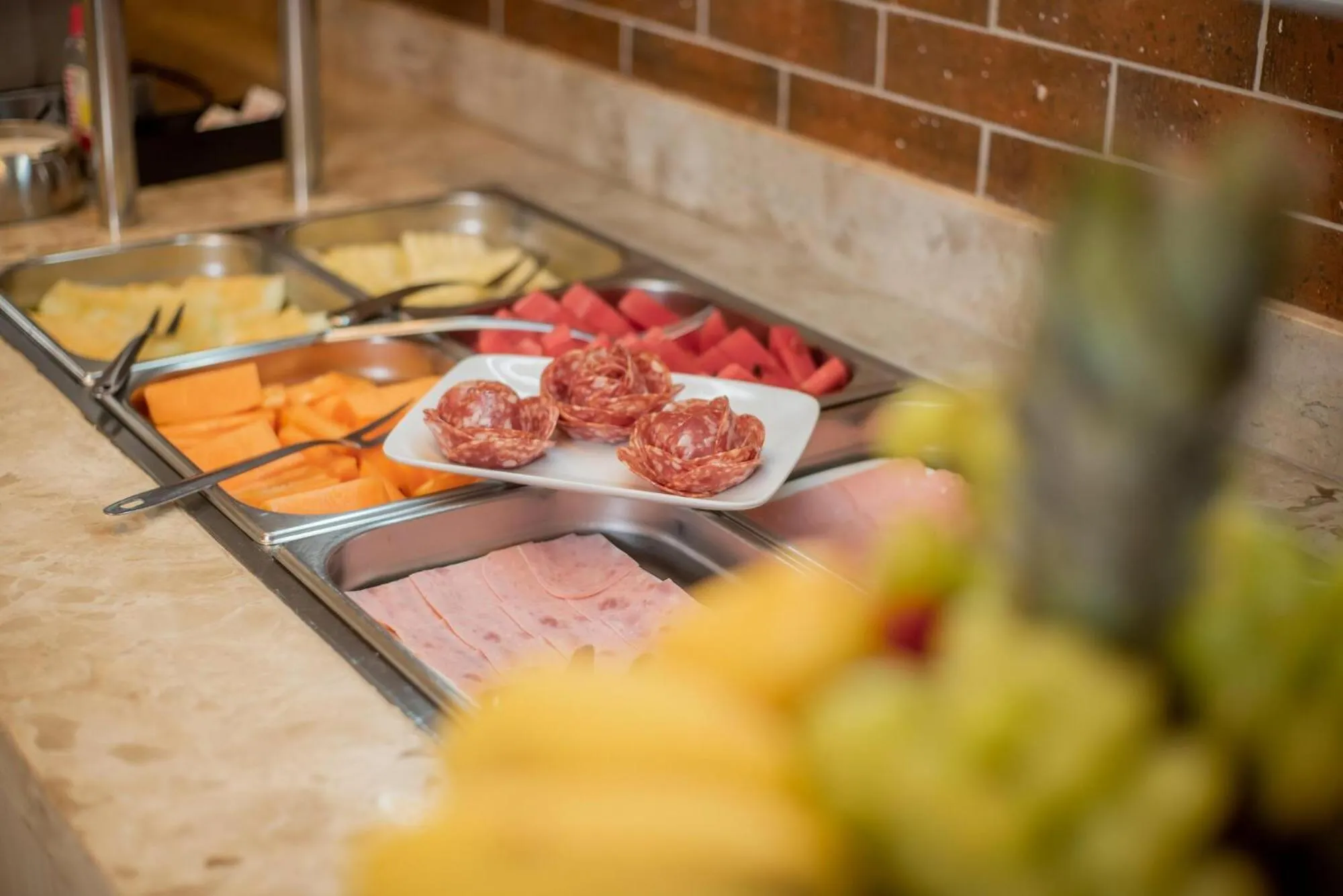 Food and drinks in Hotel Tropical Garden