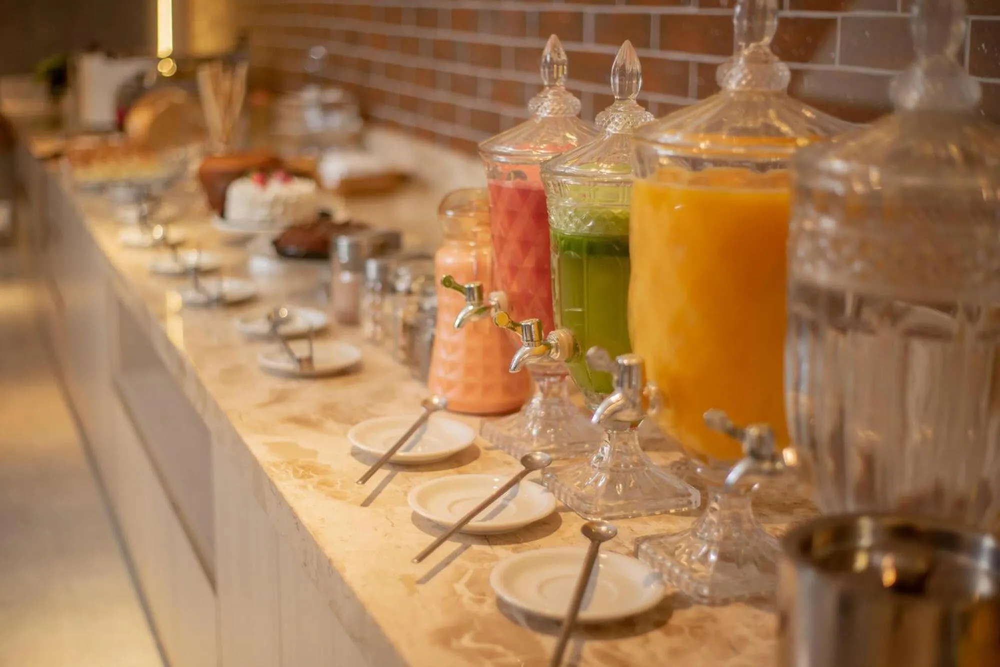 Food and drinks in Hotel Tropical Garden