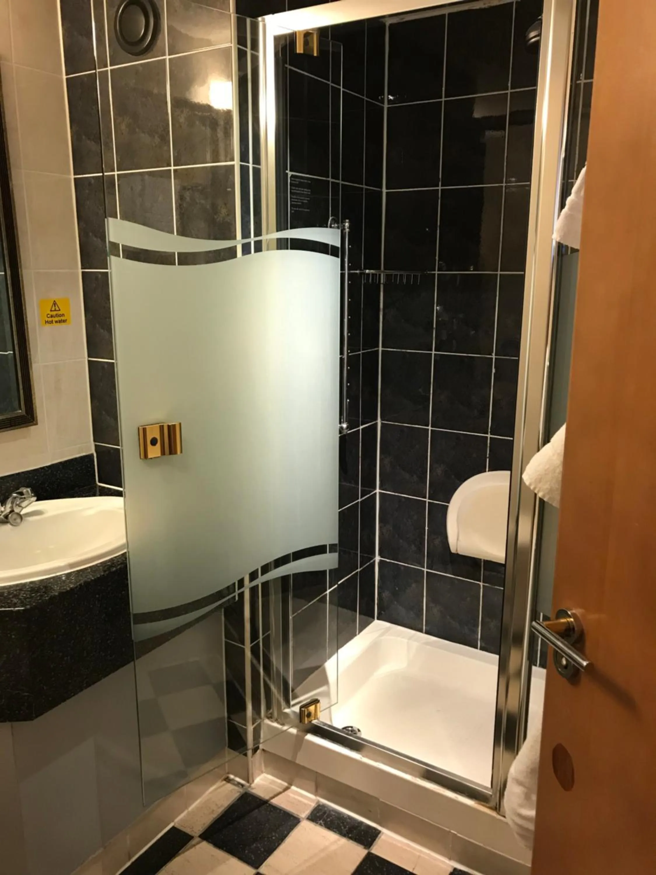 Shower, Bathroom in Mercure Wetherby Hotel