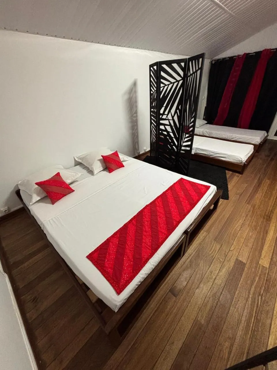 Photo of the whole room, Bed in Kasentof