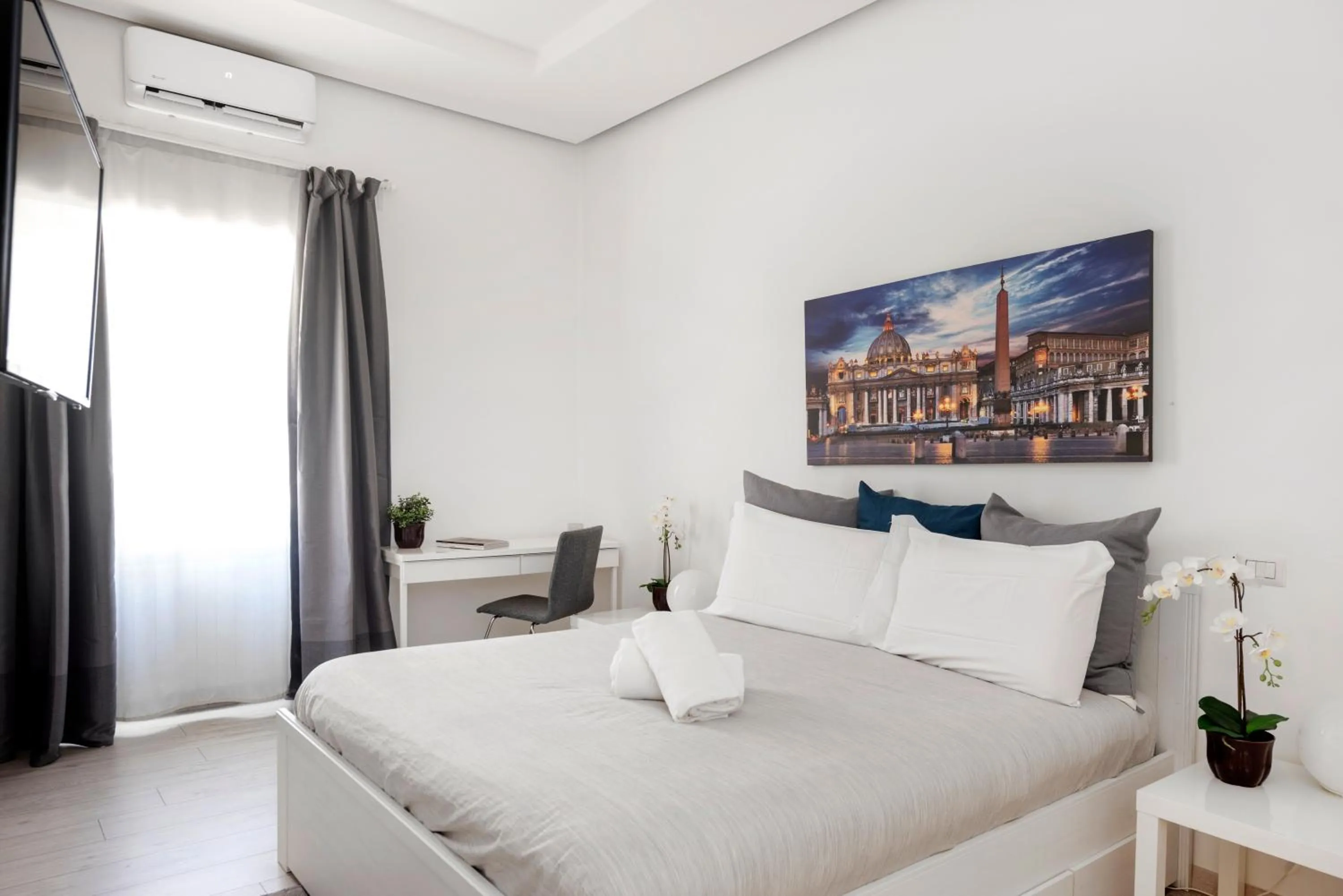 Bedroom, Bed in Maison Piazza Cavour