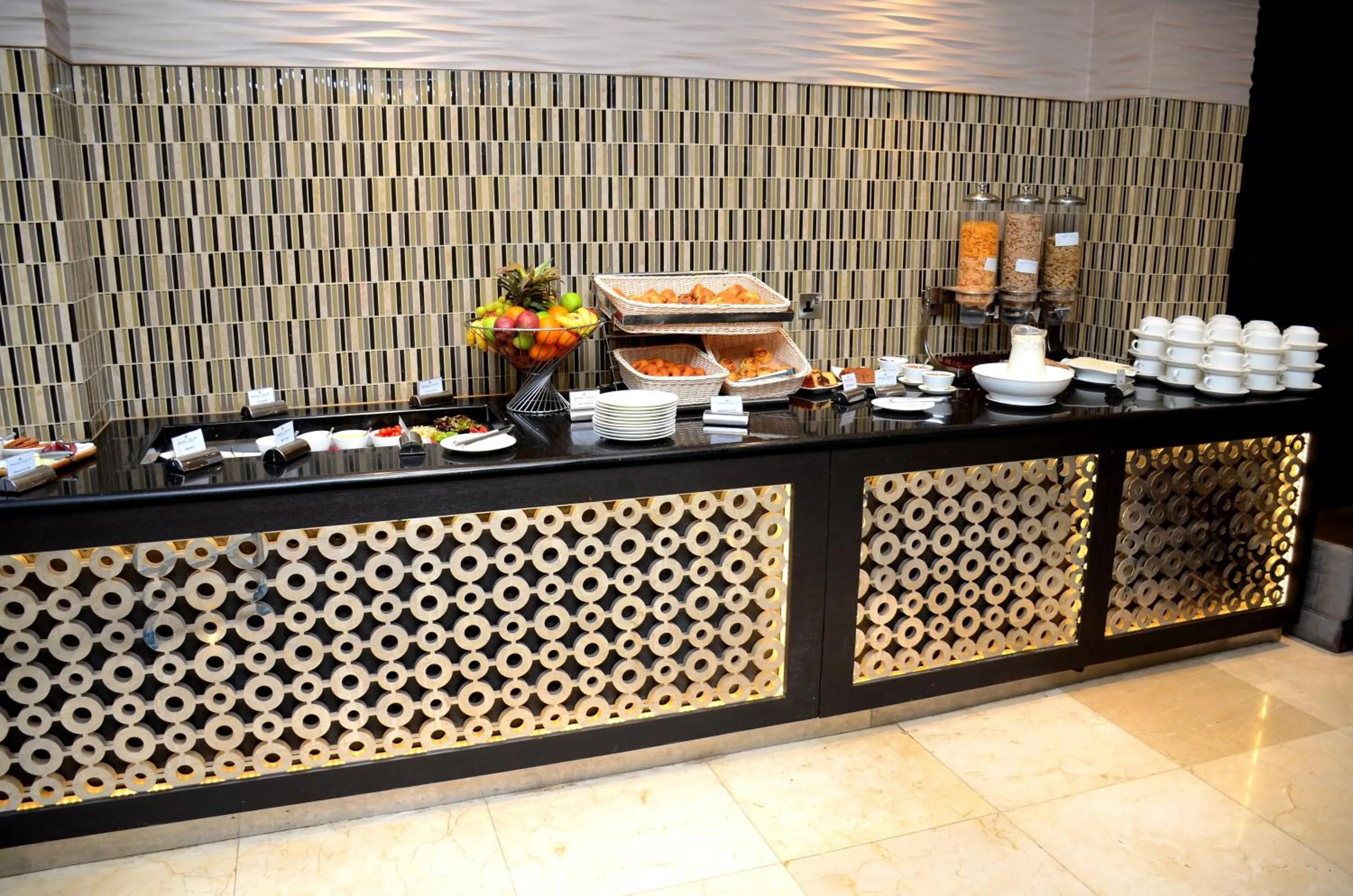 Restaurant/places to eat in Royal Tulip Canaan Nairobi