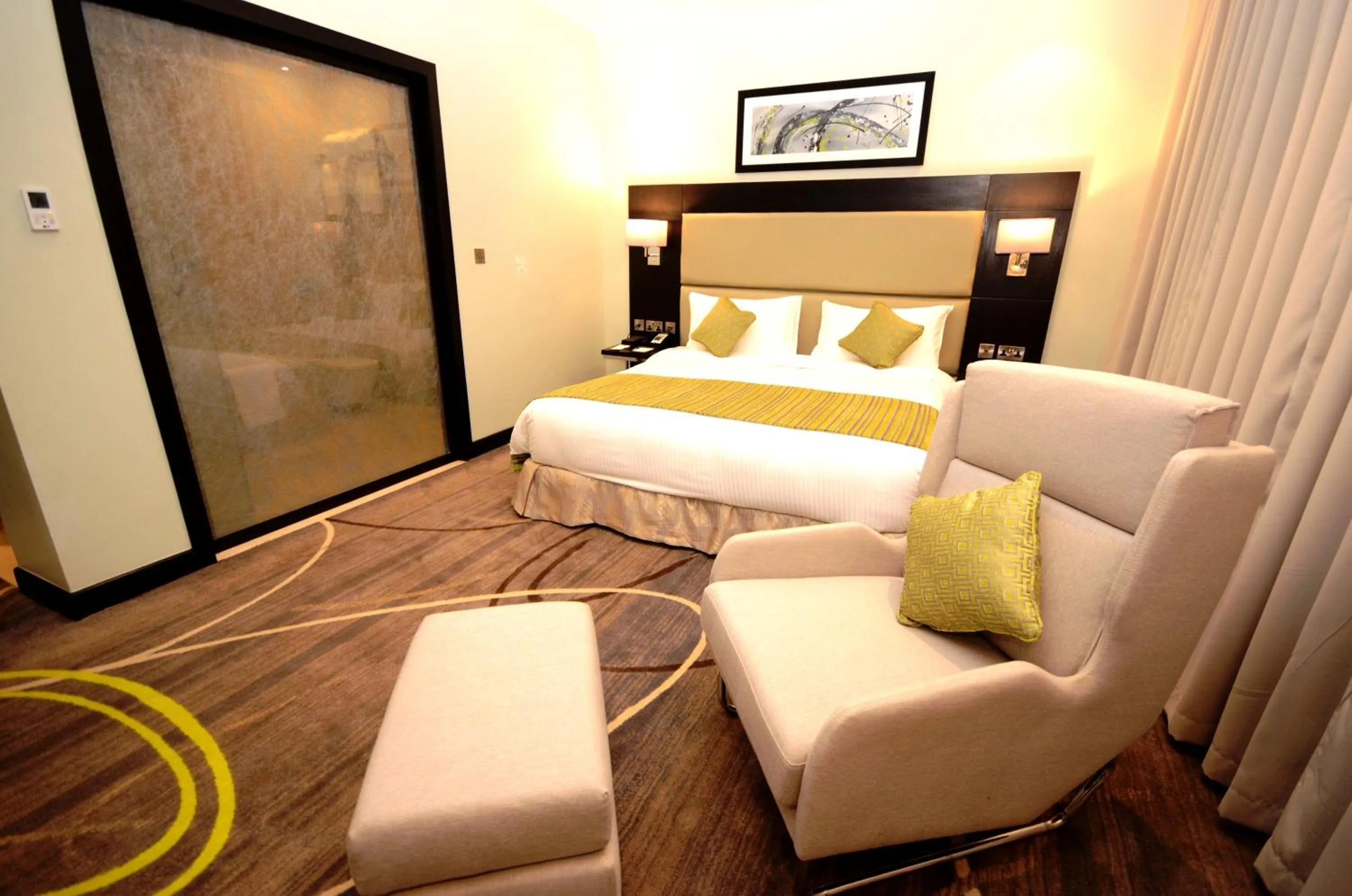 Photo of the whole room, Bed in Royal Tulip Canaan Nairobi