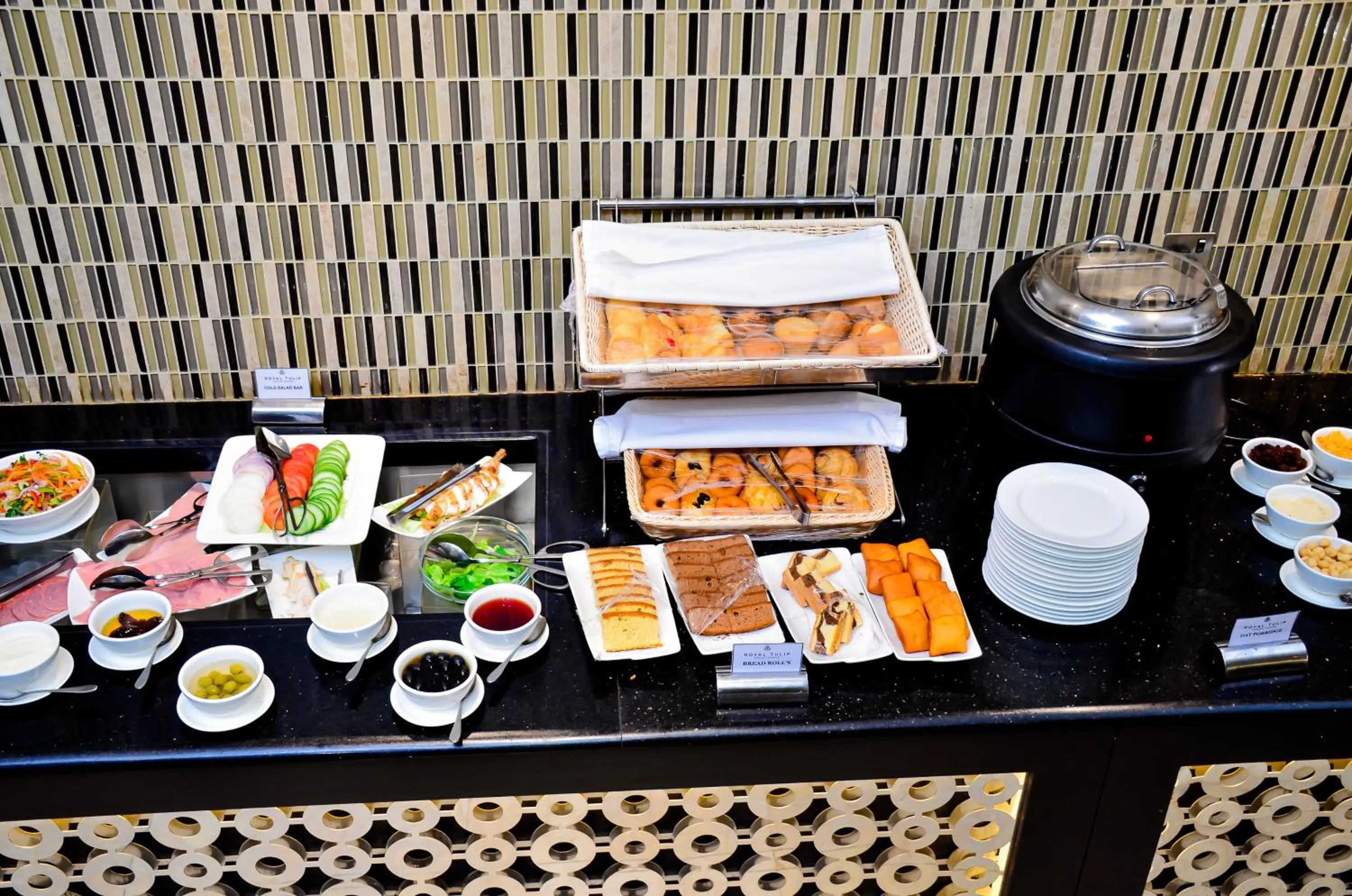 Restaurant/places to eat in Royal Tulip Canaan Nairobi