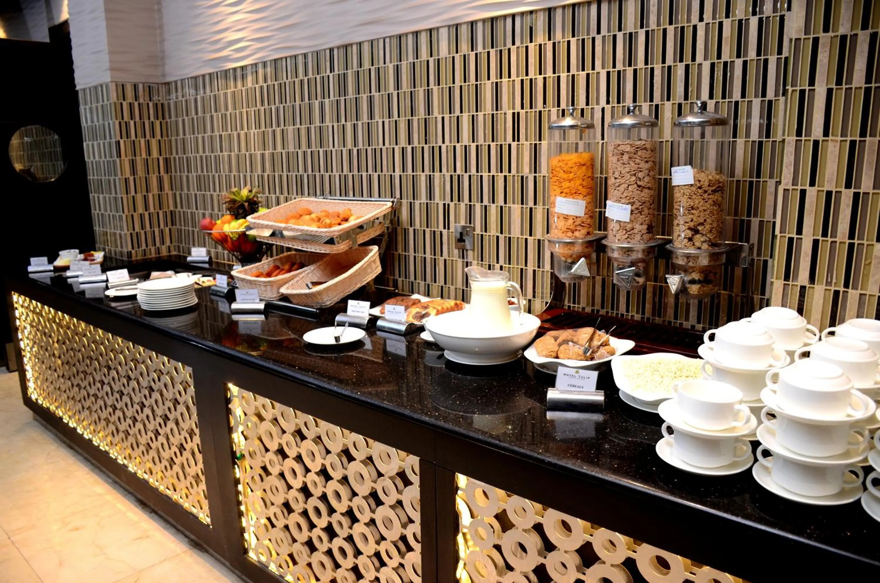 Restaurant/places to eat in Royal Tulip Canaan Nairobi