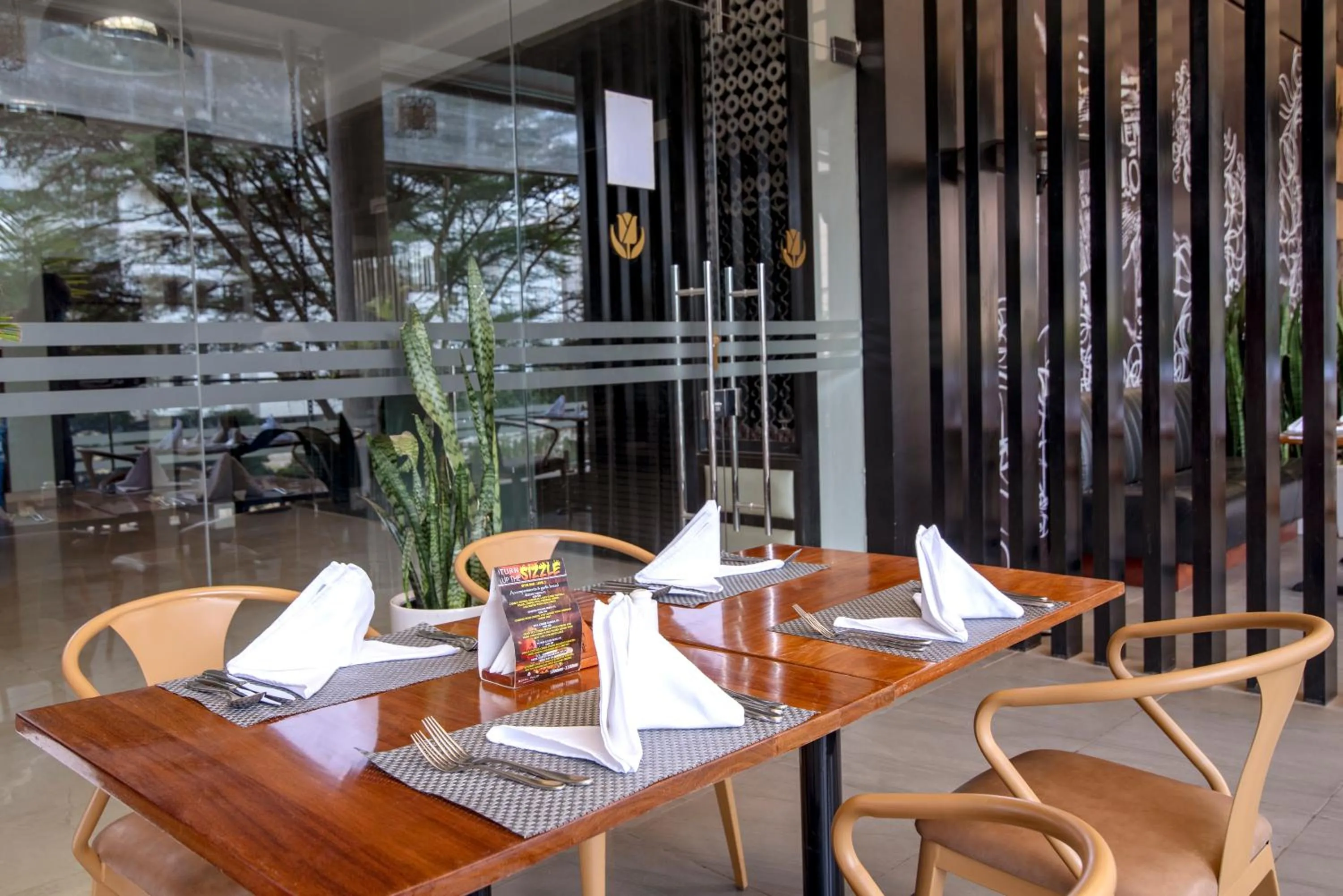 Lounge or bar in Royal Tulip Canaan Nairobi