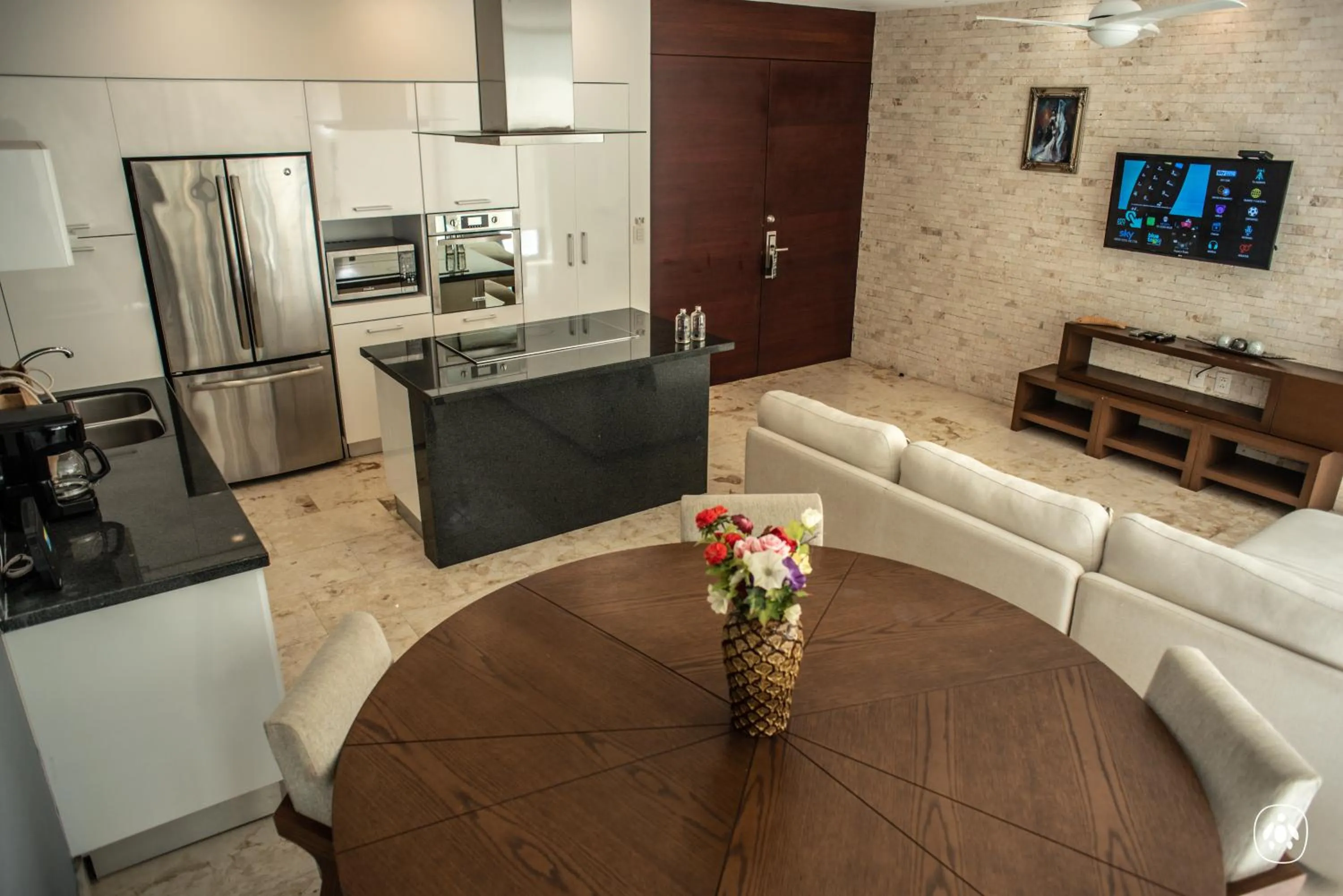 Kitchen or kitchenette in Anah Tulum