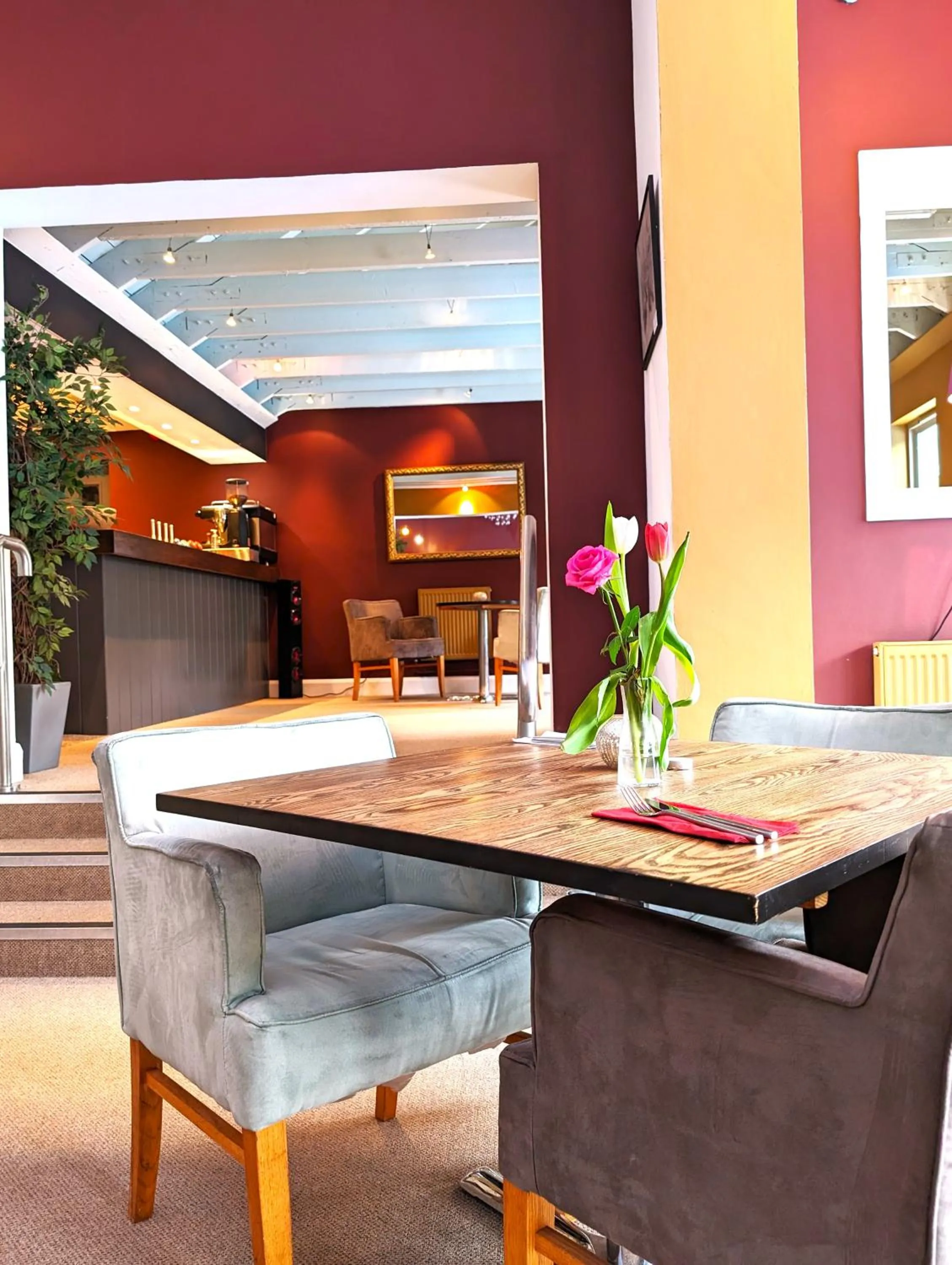 Restaurant/places to eat in The Valley