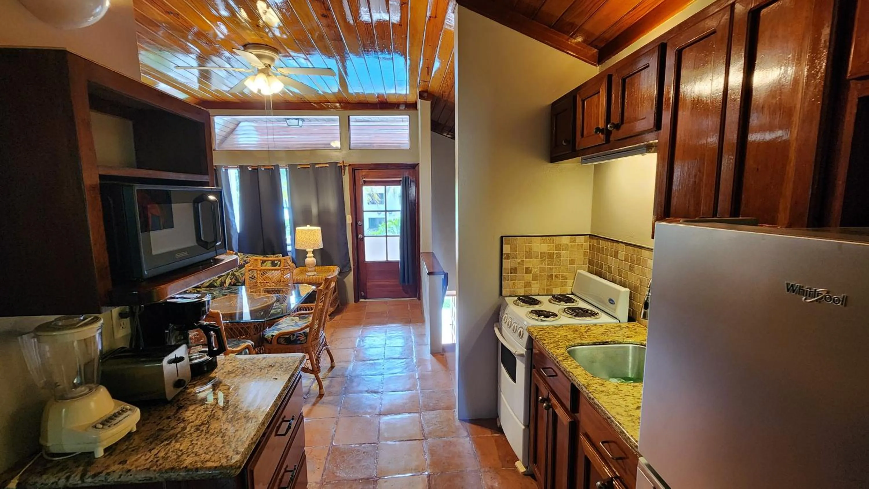 Kitchen or kitchenette in Tradewinds Paradise Villas