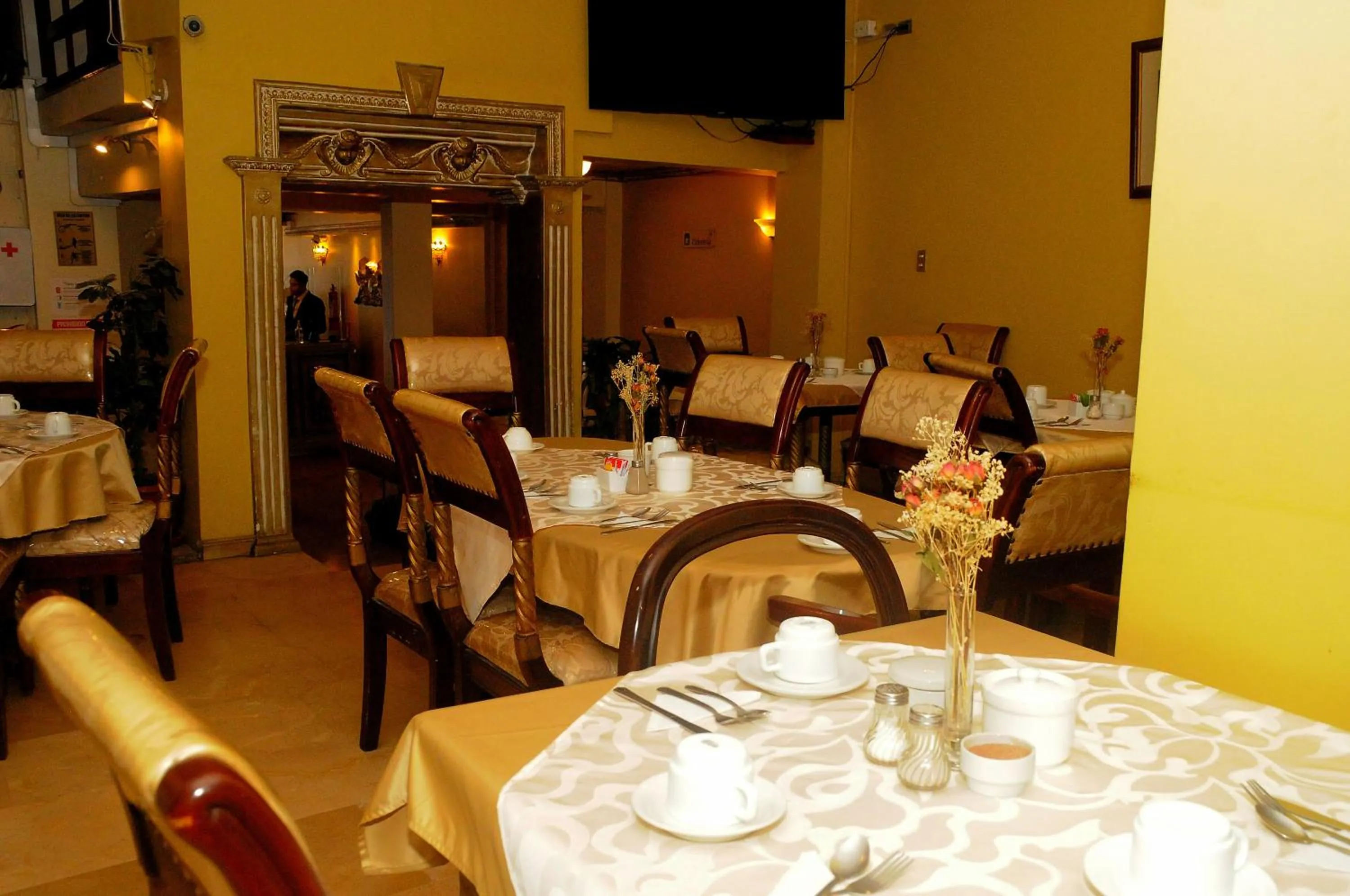 Restaurant/places to eat in Colony Inn Hotel