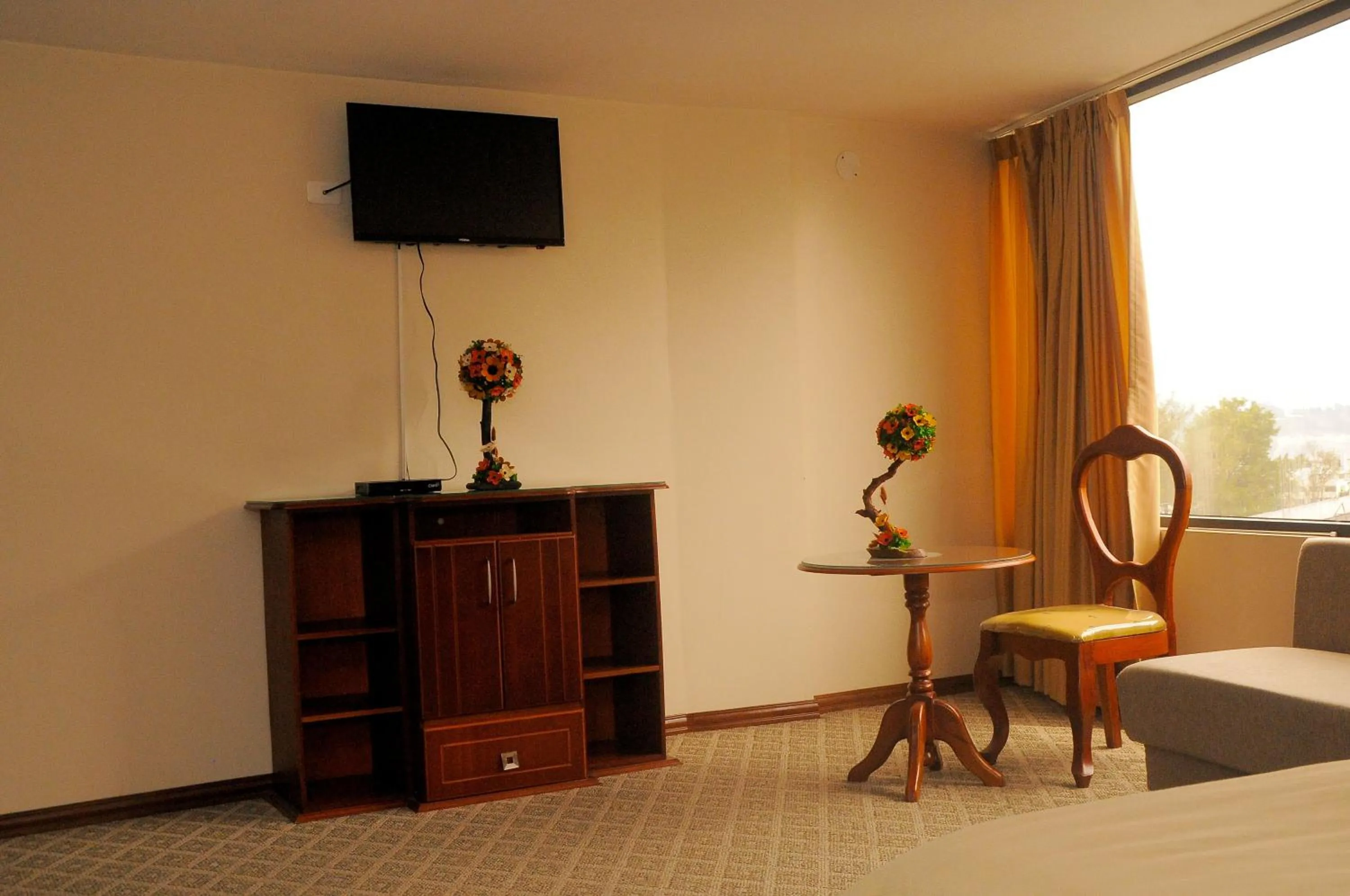 Seating area in Colony Inn Hotel