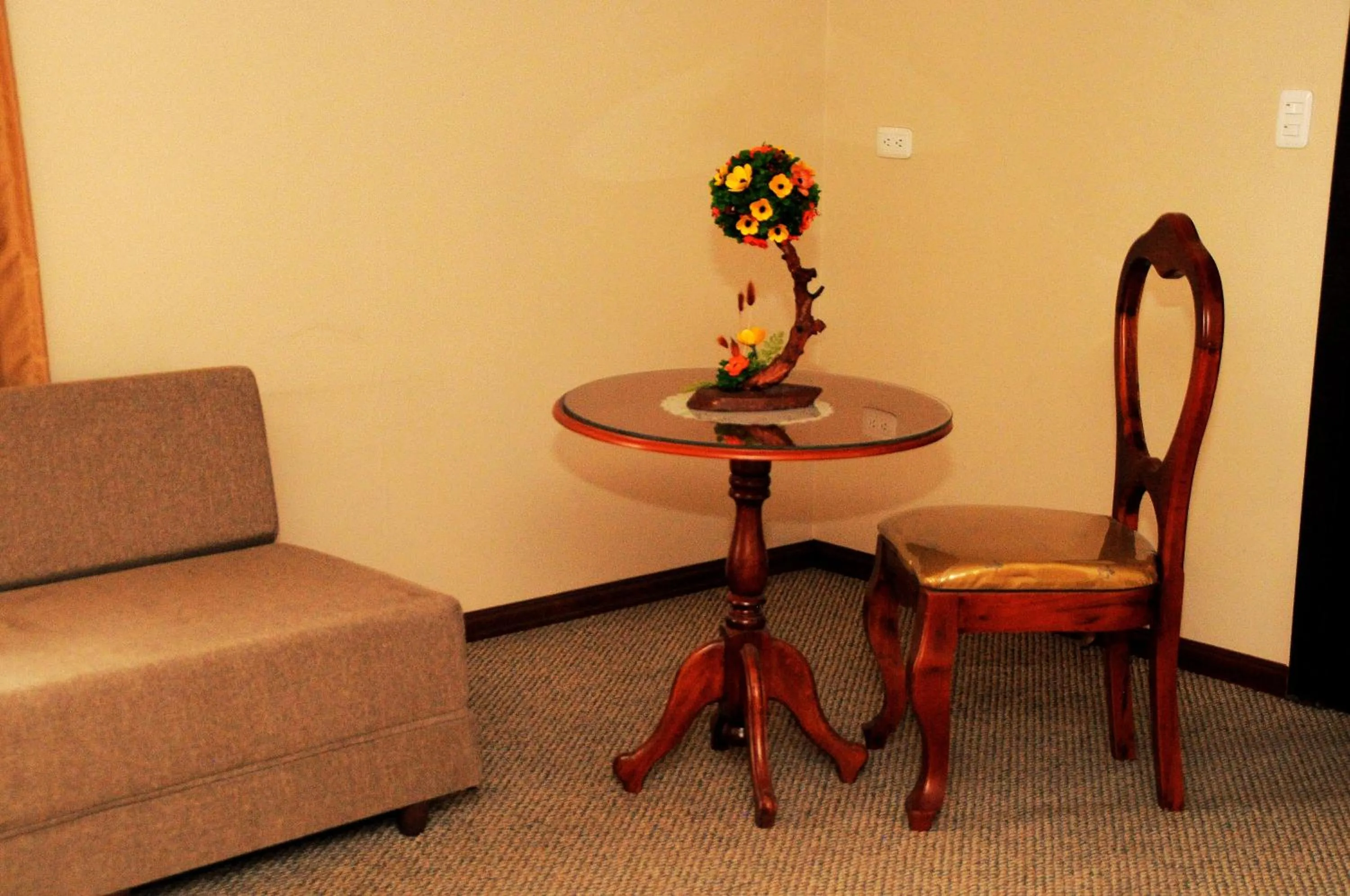 Seating area in Colony Inn Hotel