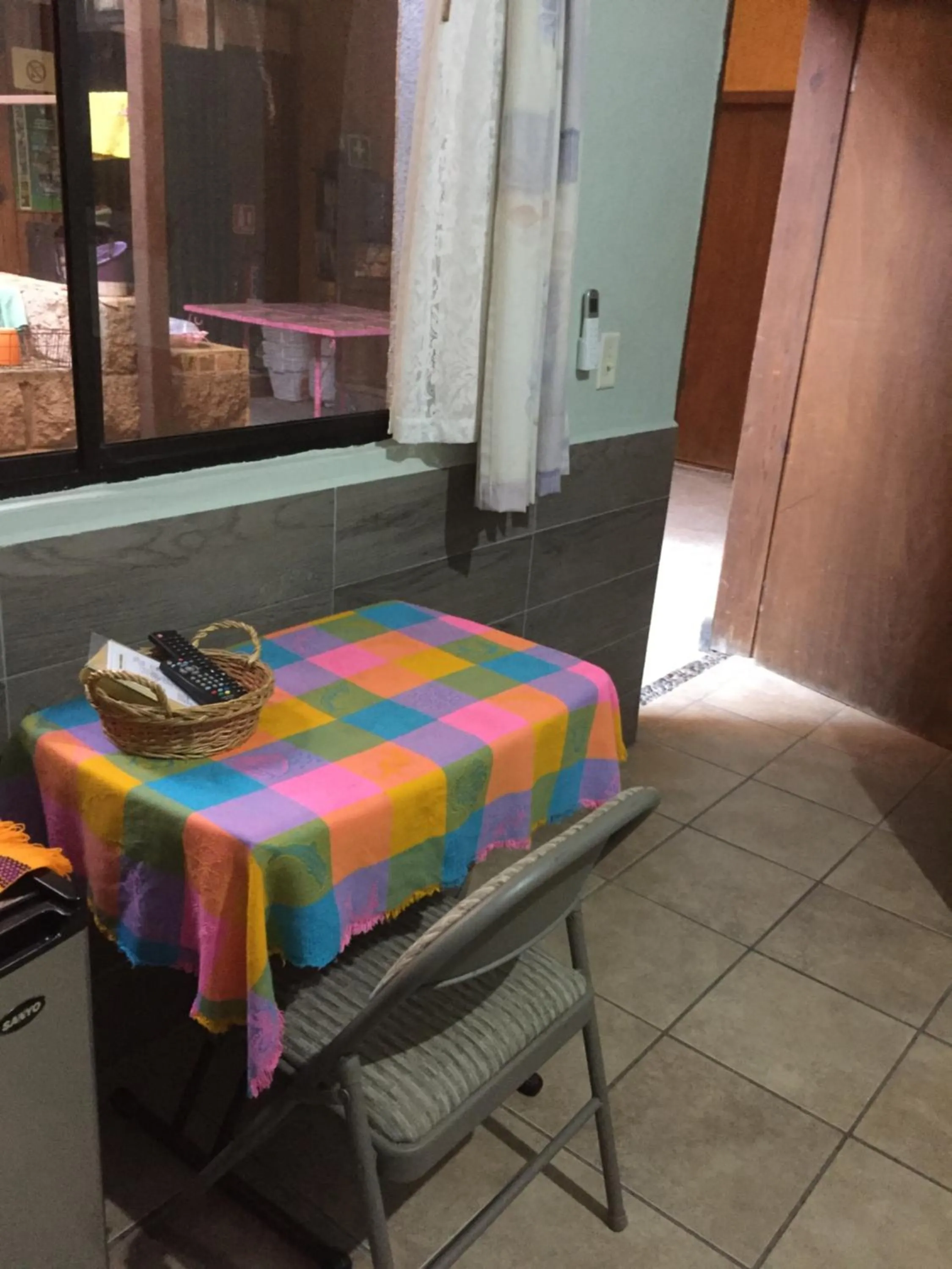 Photo of the whole room in Pension Baja Paradise