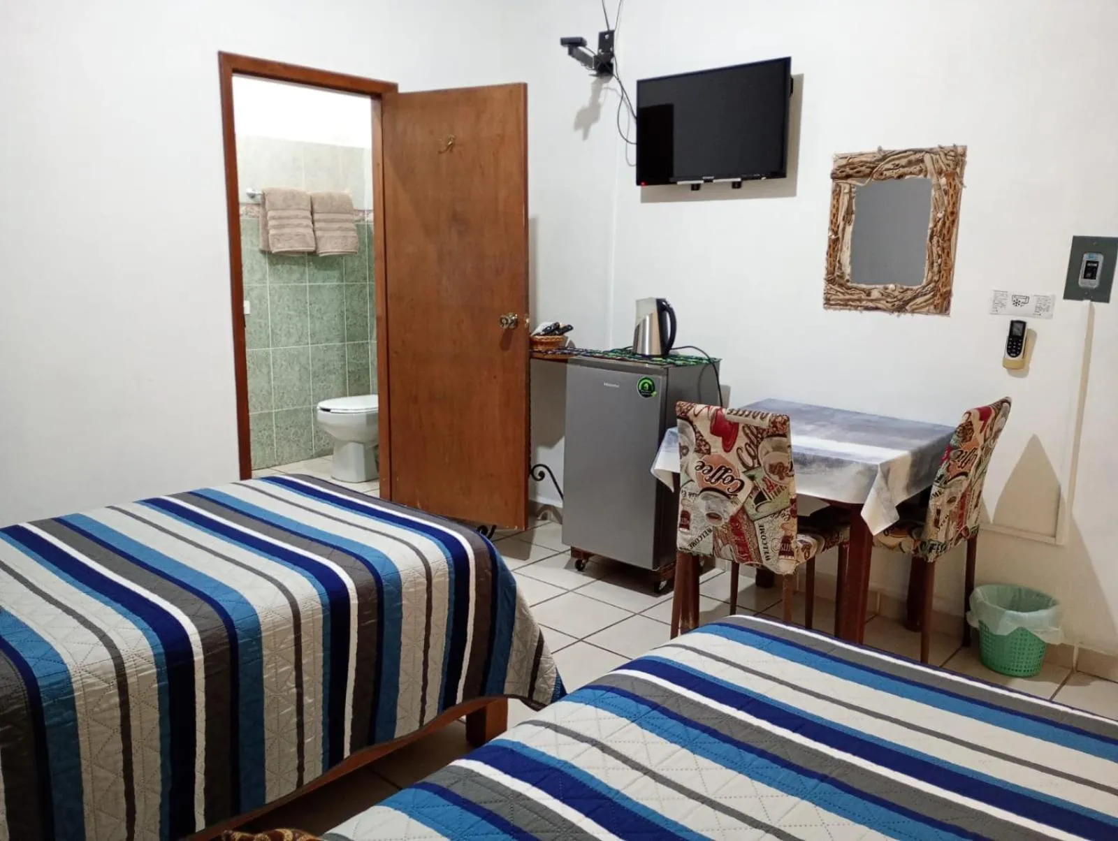TV and multimedia, Bed in Pension Baja Paradise