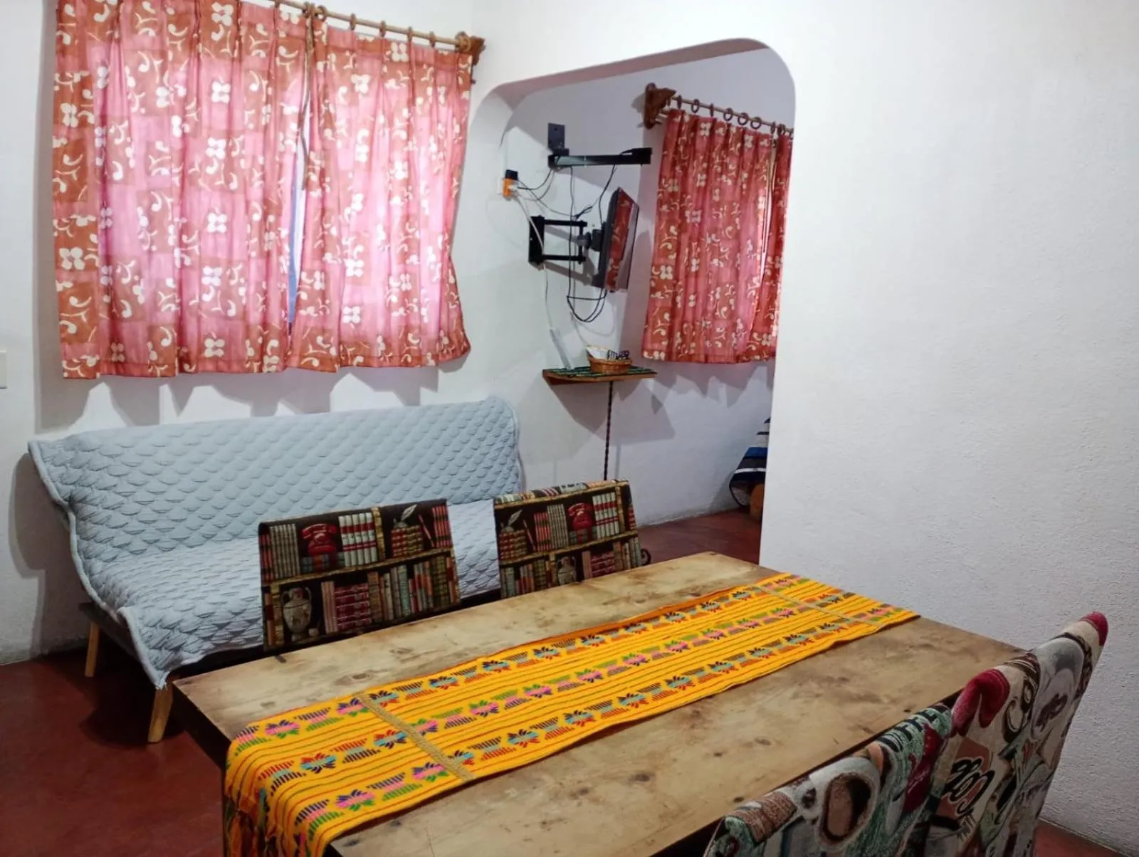 Living room, Bed in Pension Baja Paradise