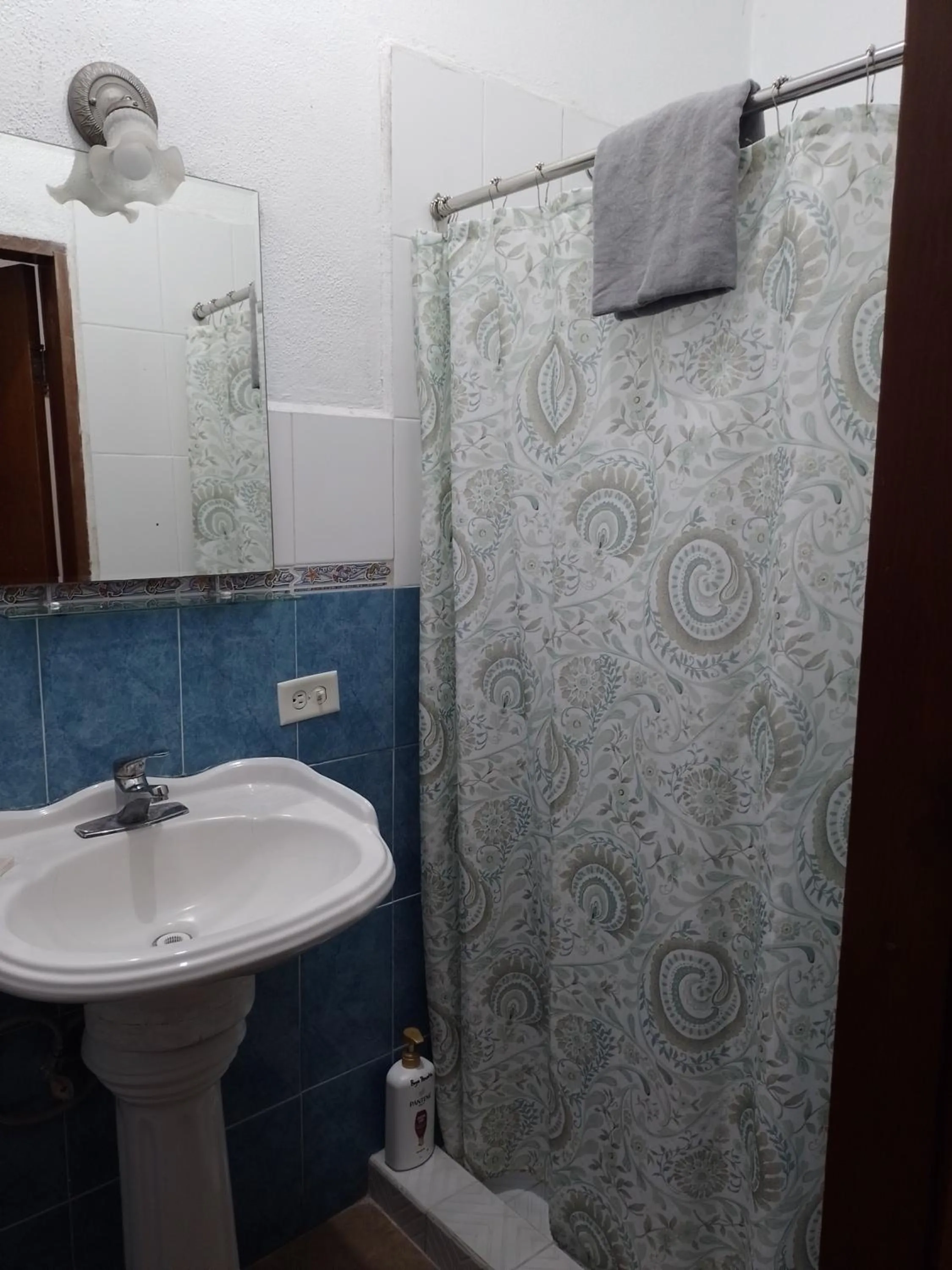 Shower in Pension Baja Paradise