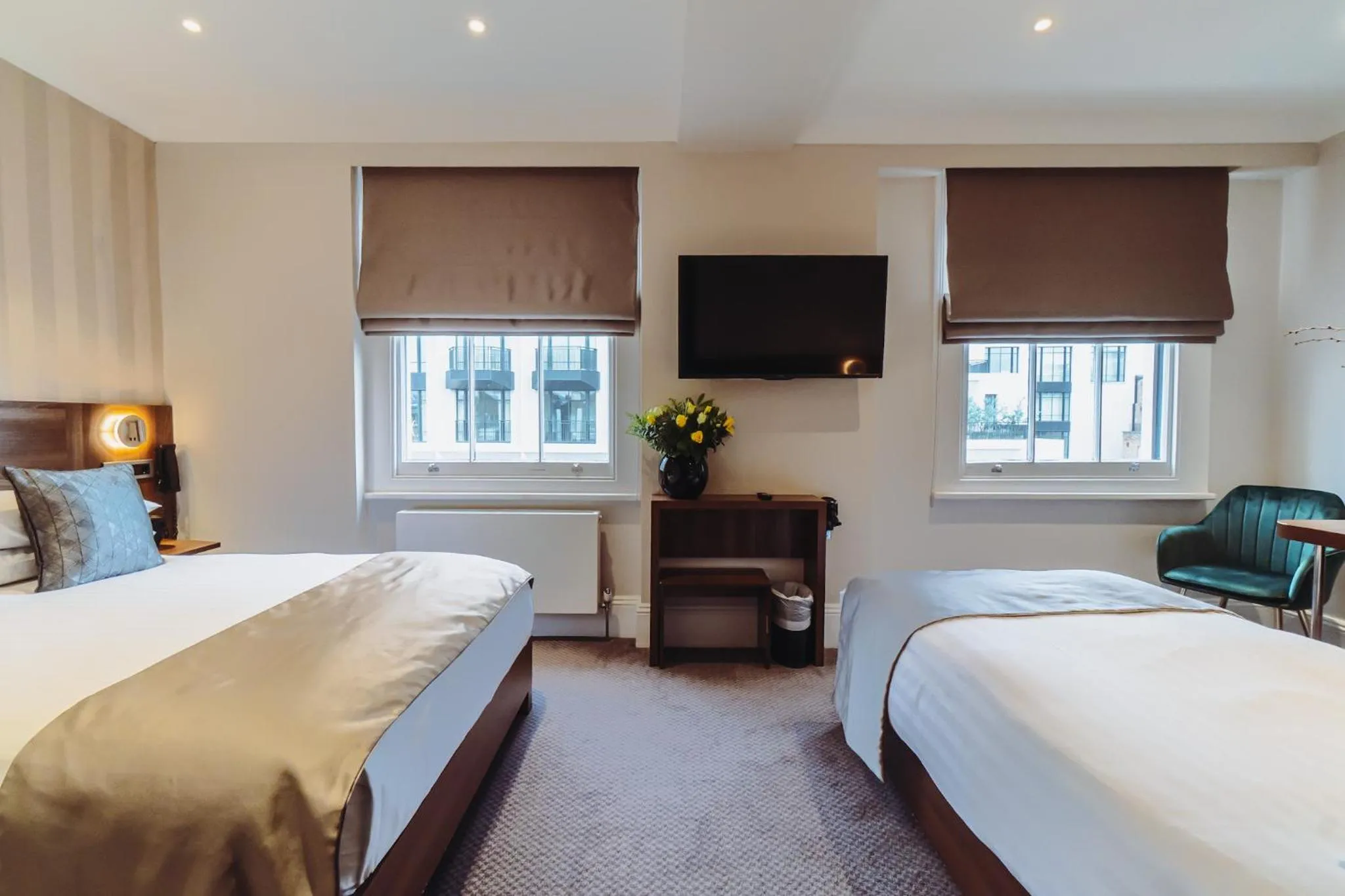 Bedroom, Bed in London House Hotel