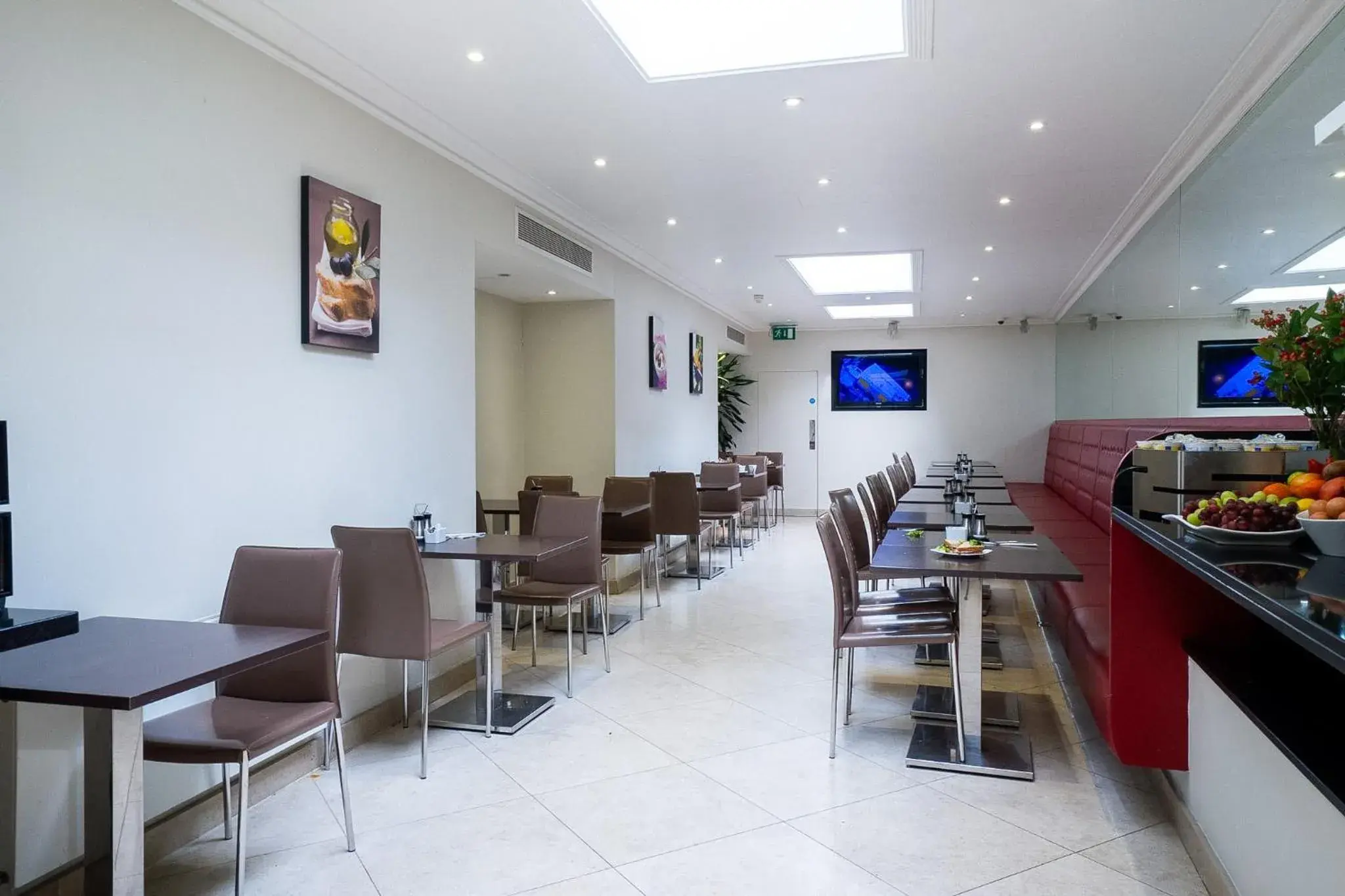 Buffet breakfast in London House Hotel Buffet breakfast in London House Hotel