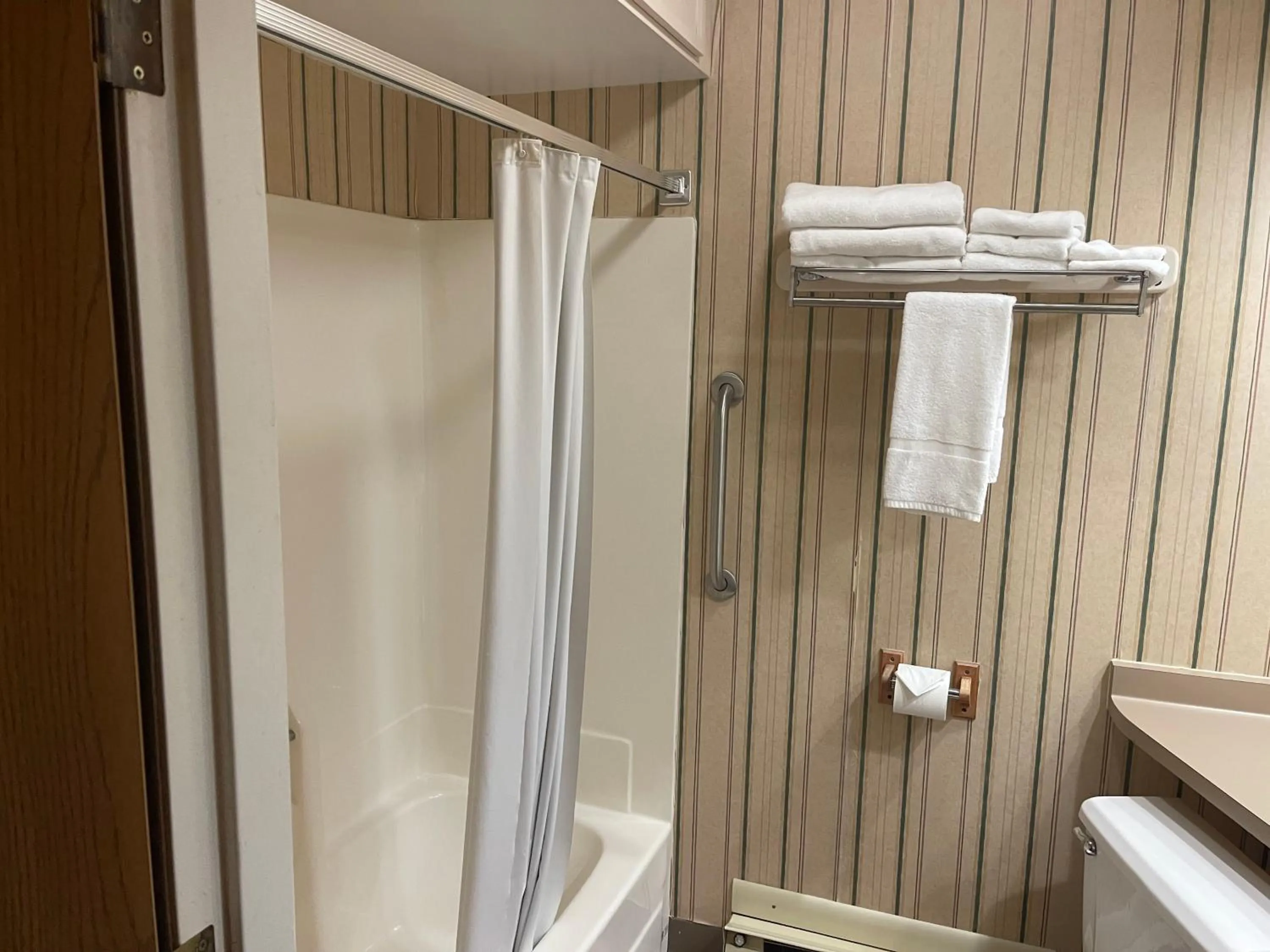 Dollinger's Motor Inn