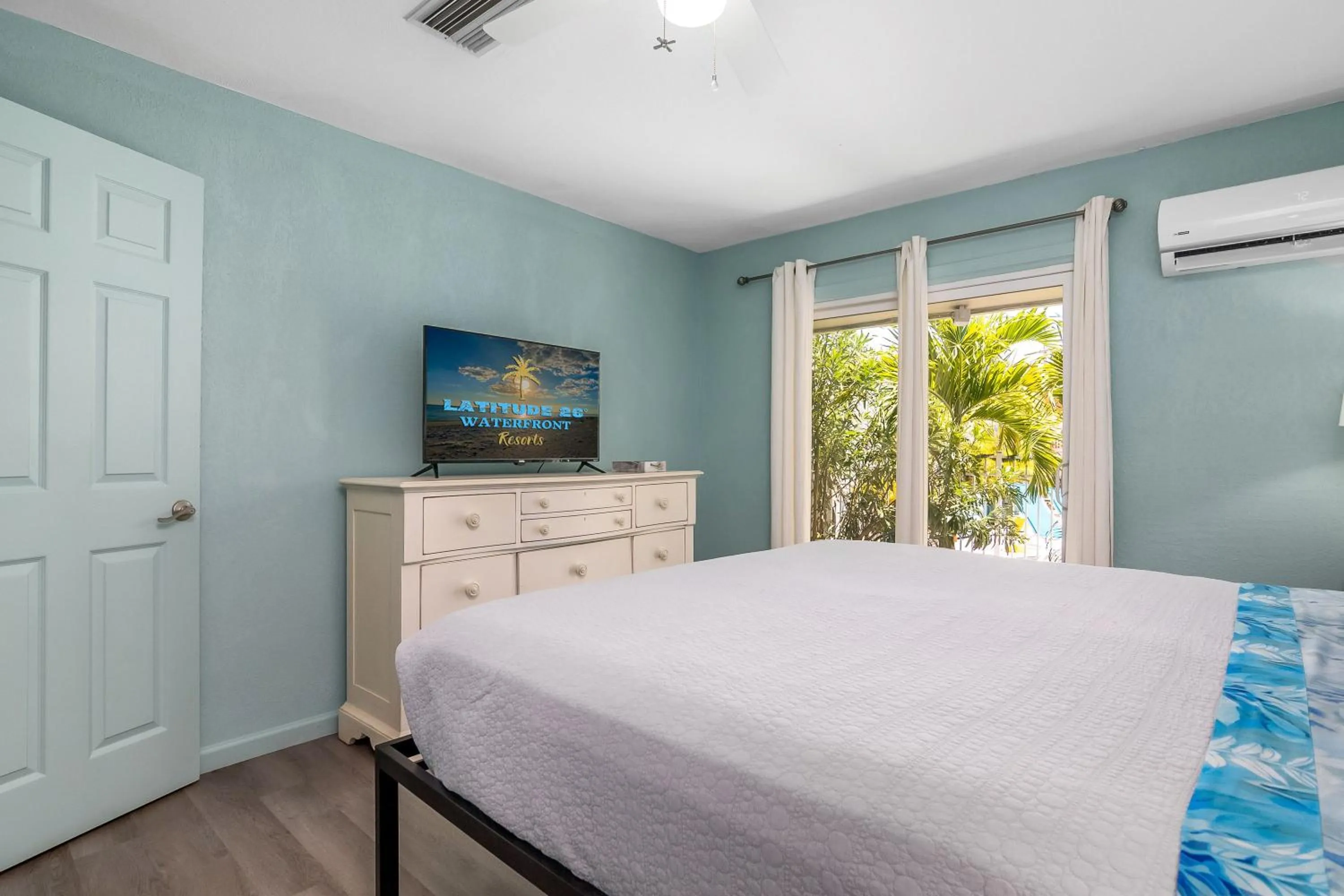 Bed in Latitude 26 Waterfront Boutique Resort - Fort Myers Beach