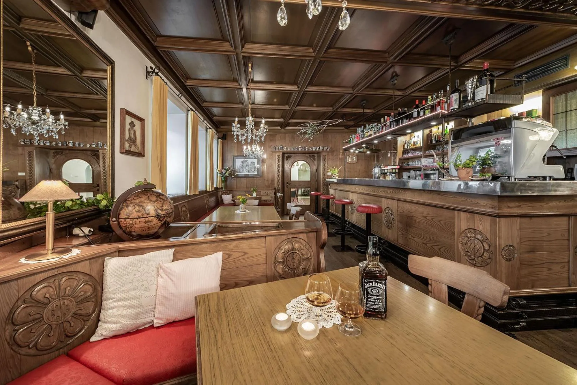 Lounge or bar in Hotel Weisse Lilie - B&B