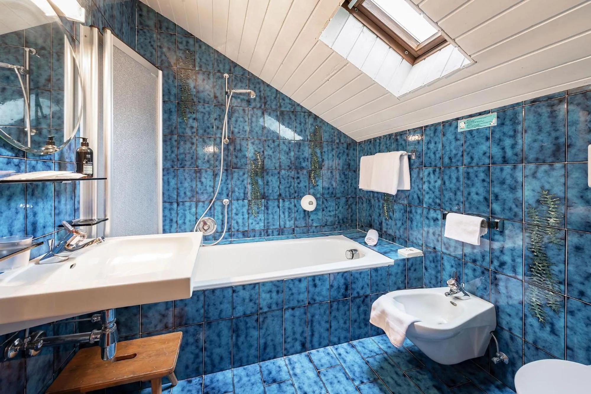 Bathroom in Hotel Weisse Lilie - B&B