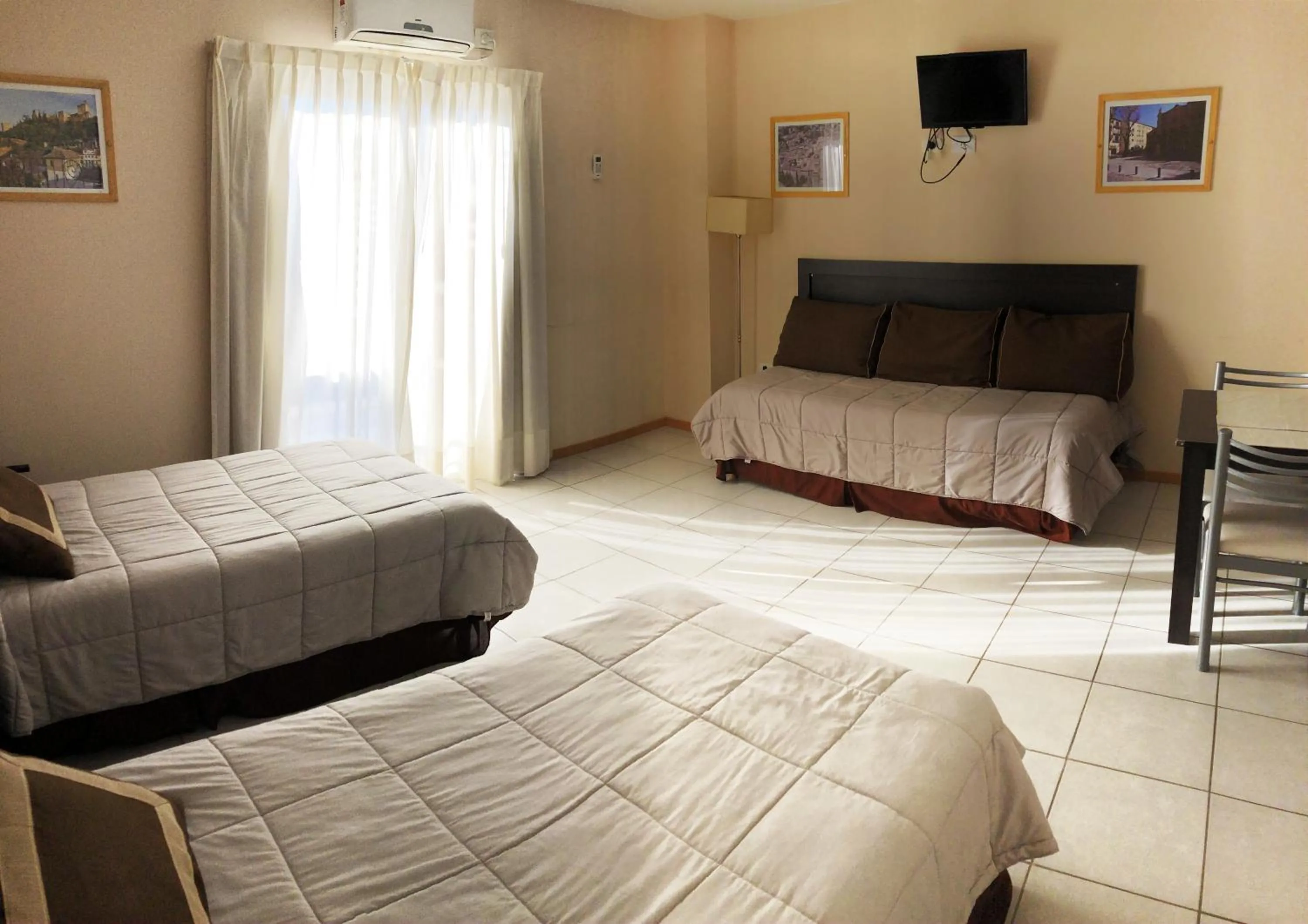 Photo of the whole room, Bed in Apart Hotel Granada